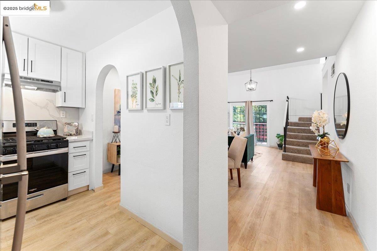 Oakland, CA 94605,7568 Mountain Blvd #12