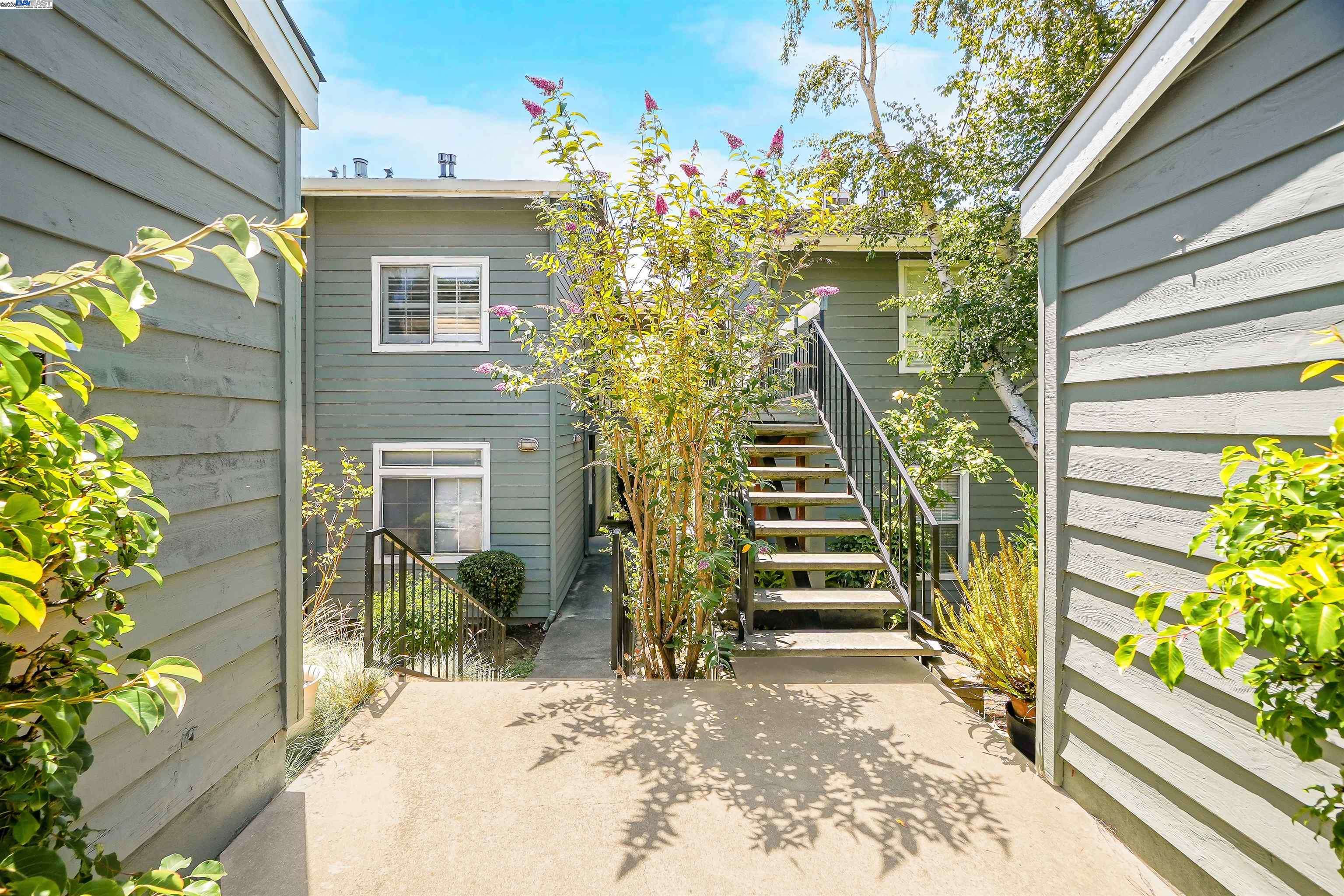 Pleasanton, CA 94588,7750 Canyon Meadow Cir #A