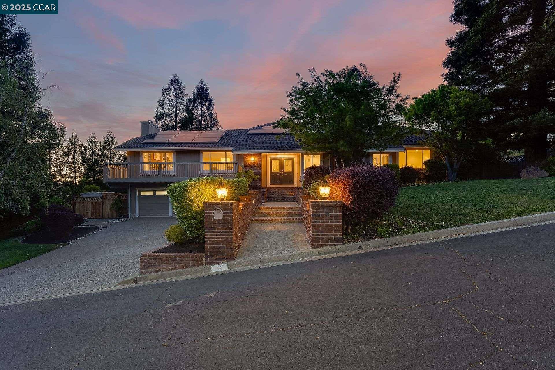 Moraga, CA 94556,9 Irvine Drive