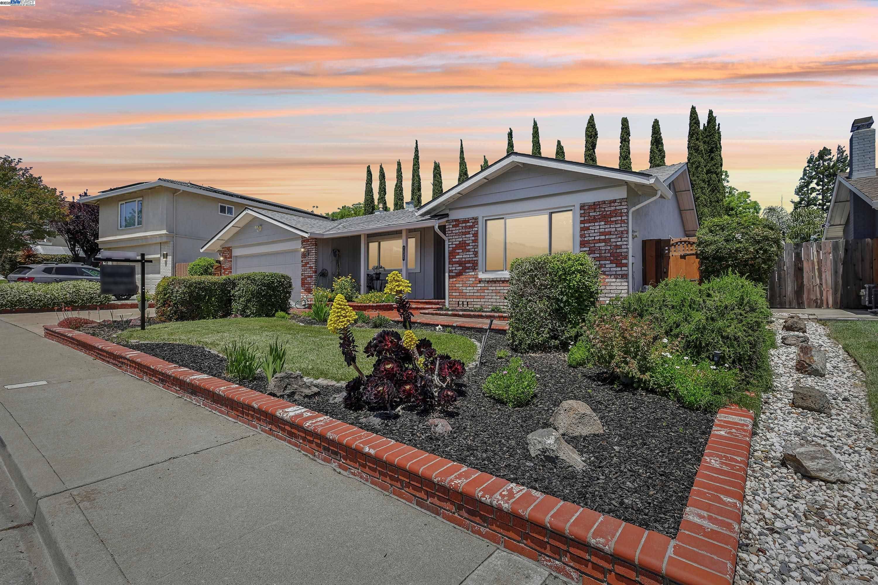 Pleasanton, CA 94588,7527 Hillsdale Dr