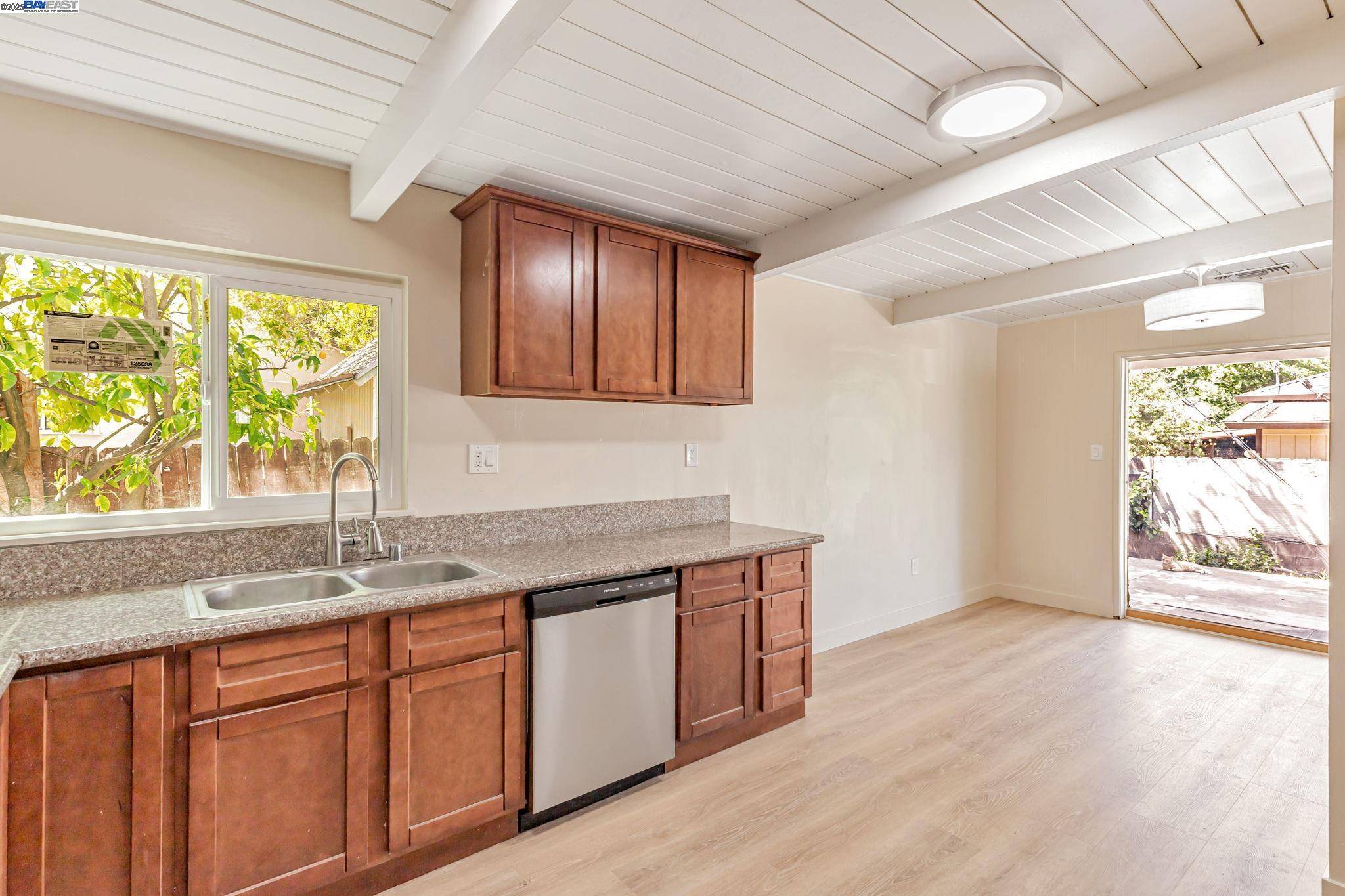 Sacramento, CA 95825,2221 Juanita Ln