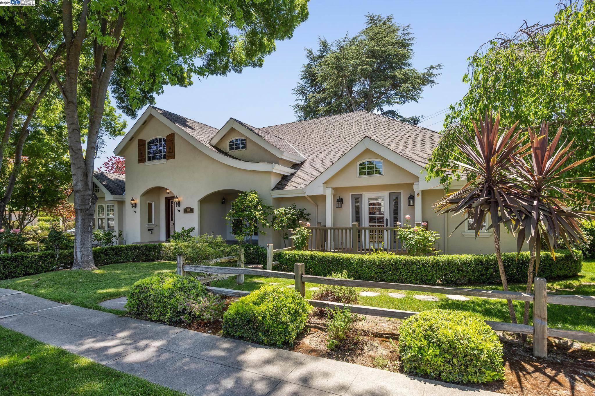 Pleasanton, CA 94566,628 Saint Mary St