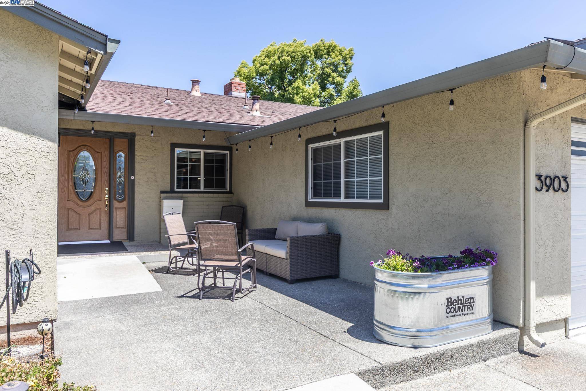 Concord, CA 94519,3903 Manzanita Ct