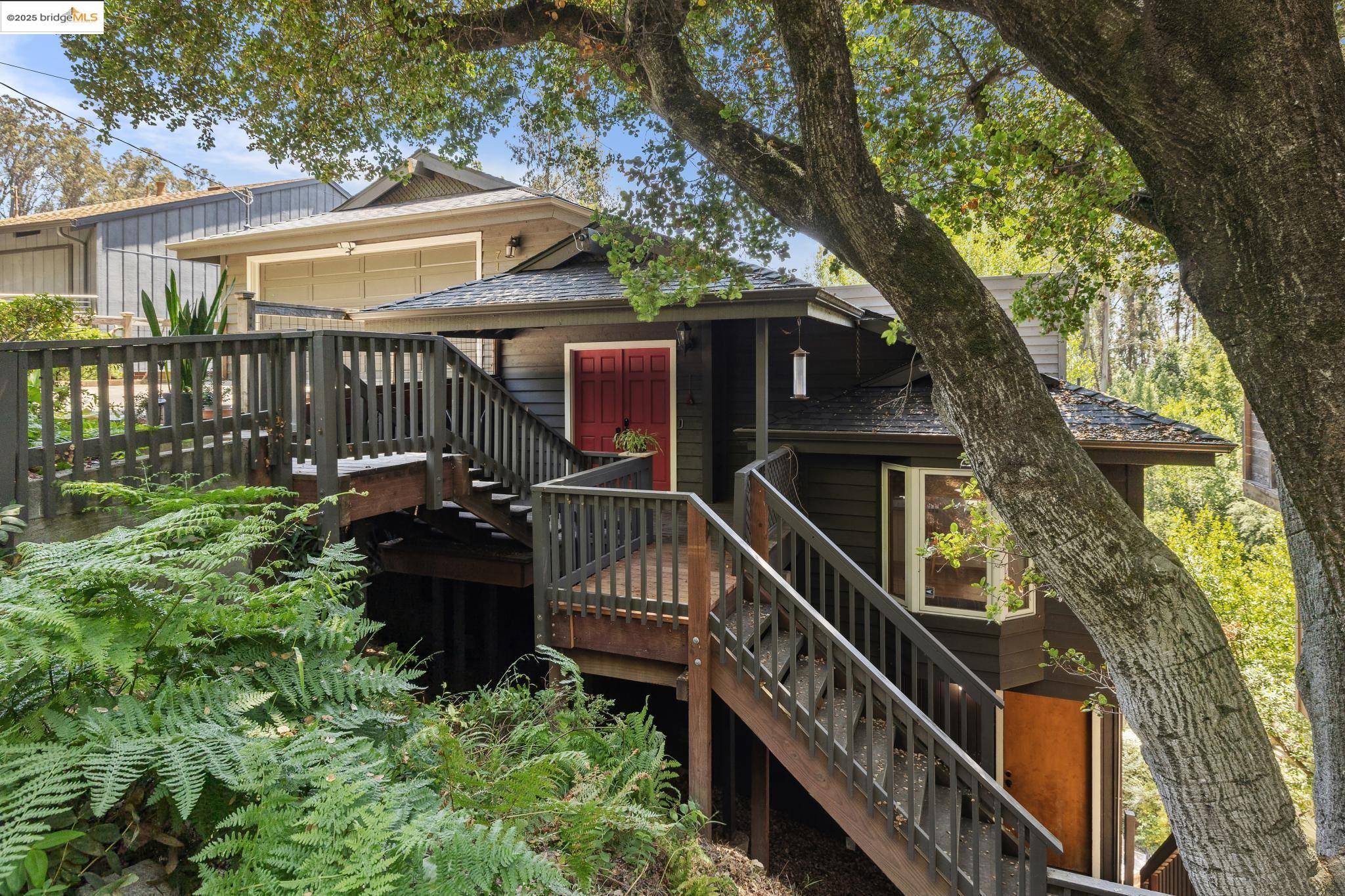 Oakland, CA 94611,7140 Thorndale Dr