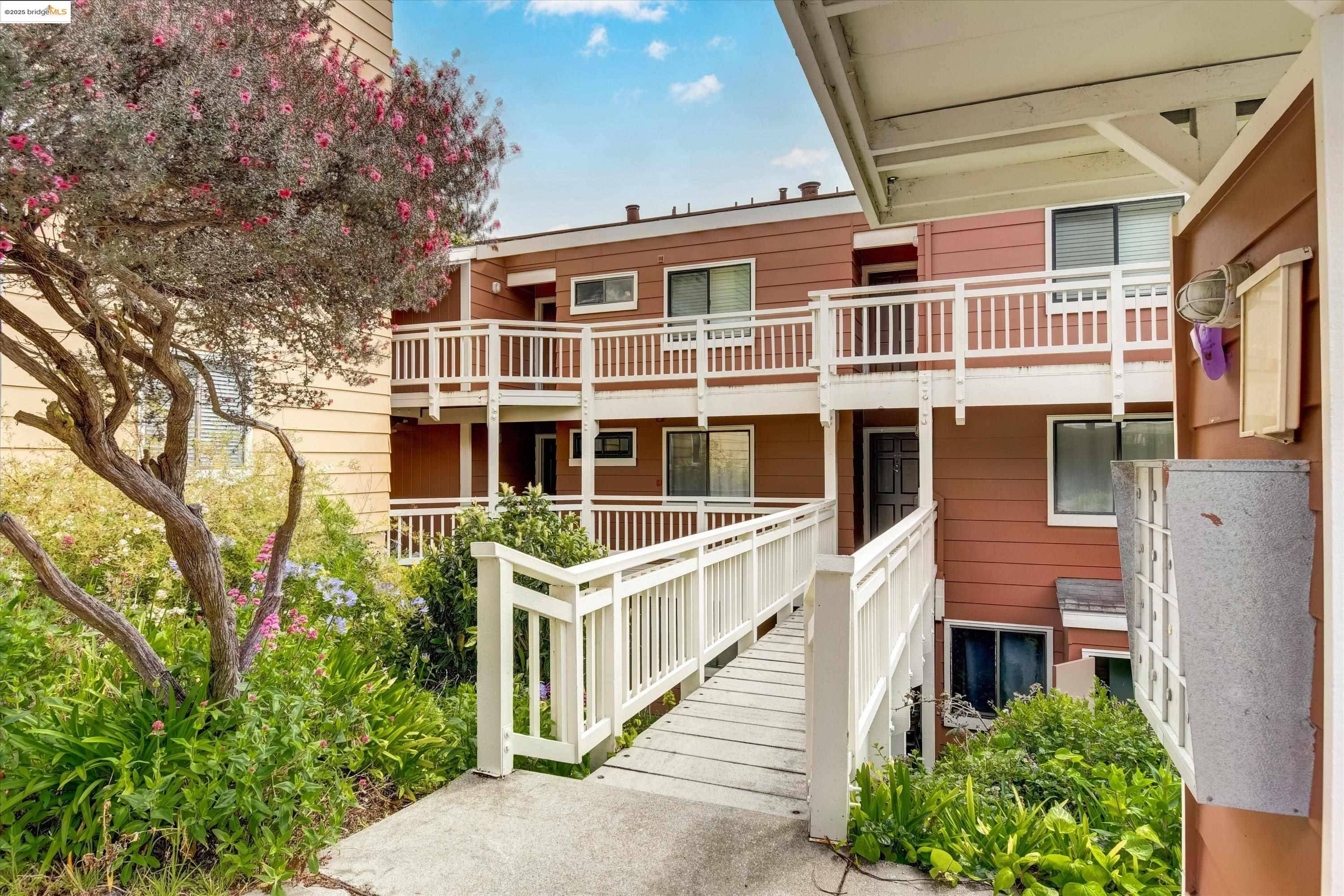 San Francisco, CA 94134,805 Red Leaf Court