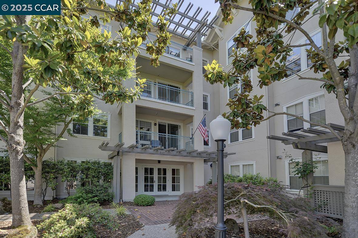 Walnut Creek, CA 94595,1840 Tice Creek Dr #2323