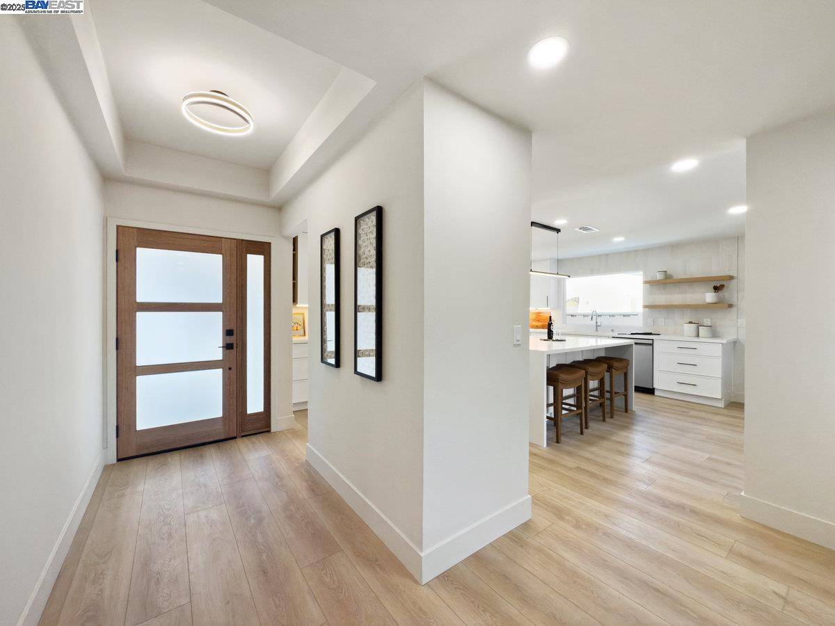 Pleasanton, CA 94588,6196 Inglewood Dr