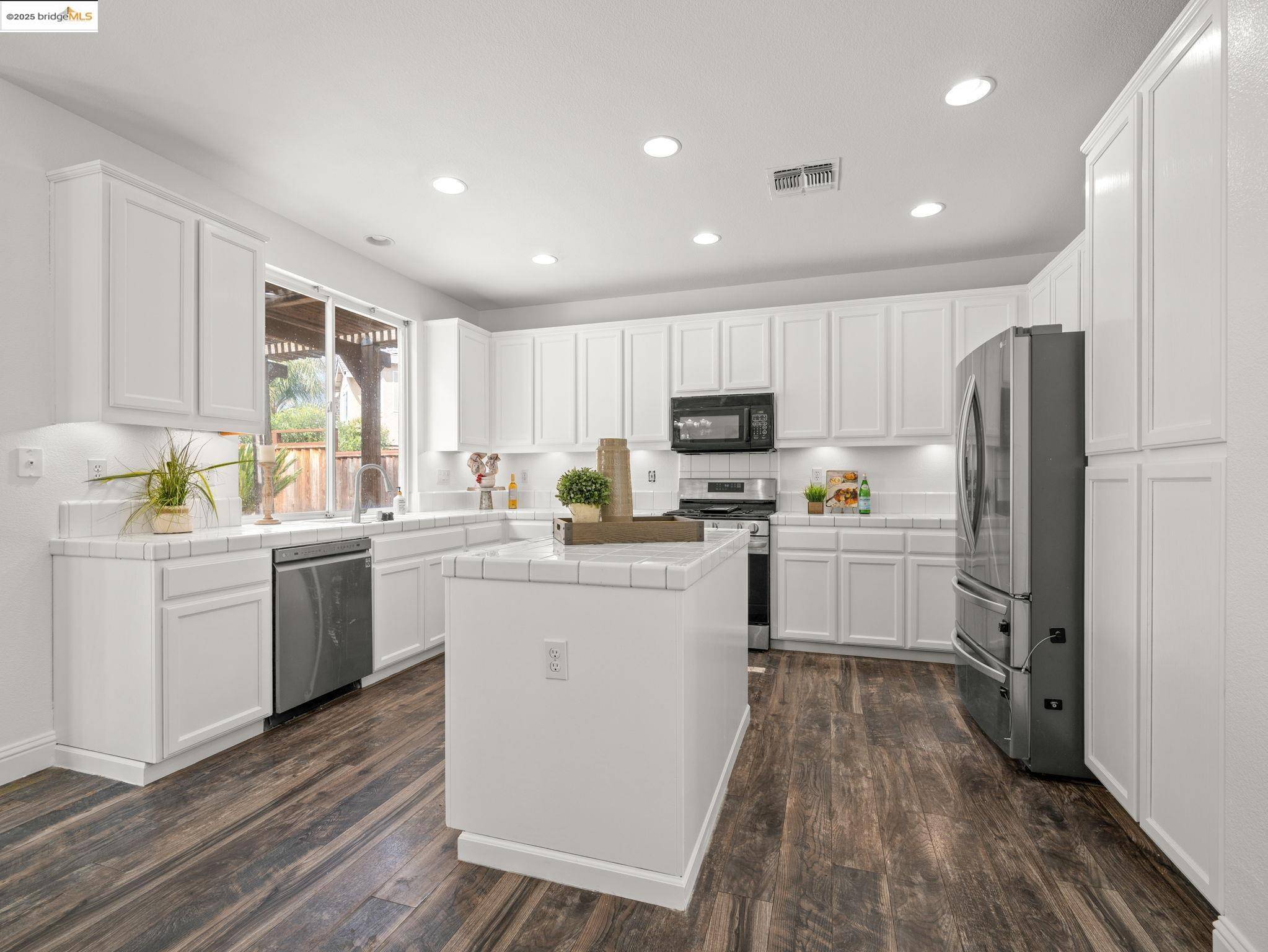 Tracy, CA 94577,1175 Nicholas ct