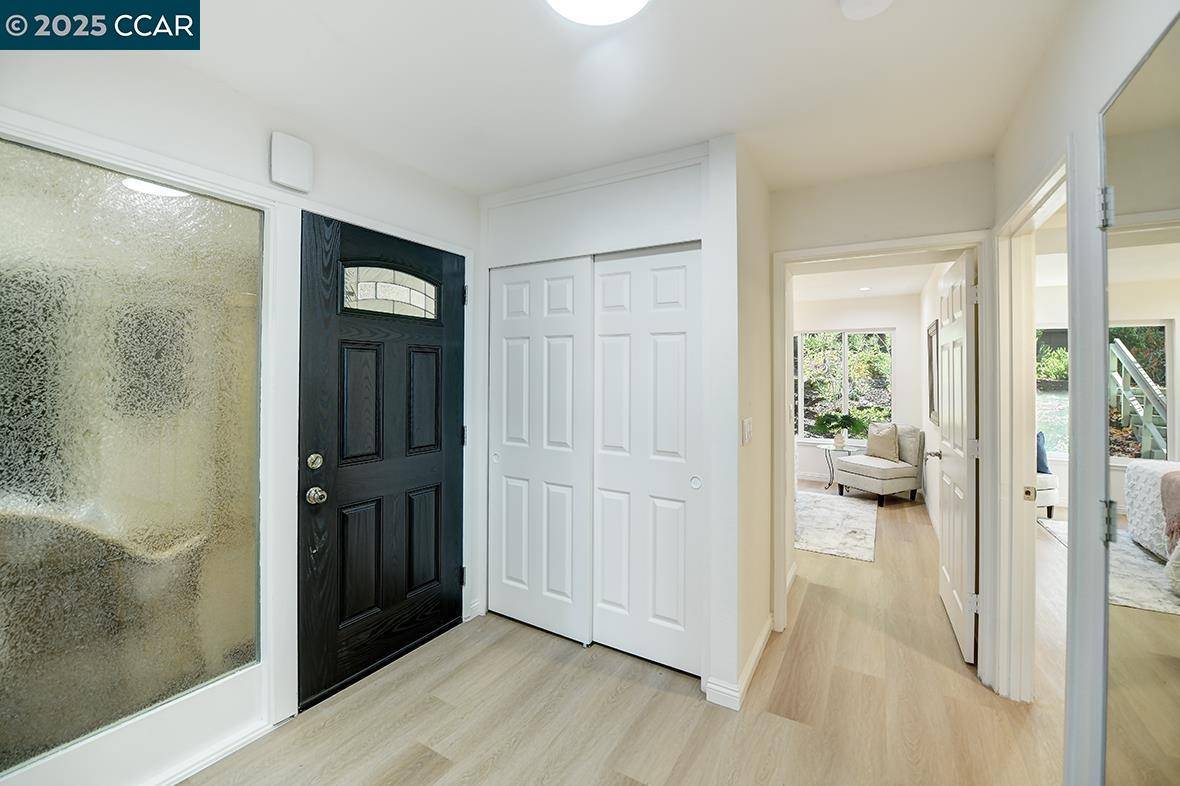 Walnut Creek, CA 94595,1601 Oakmont Dr #6
