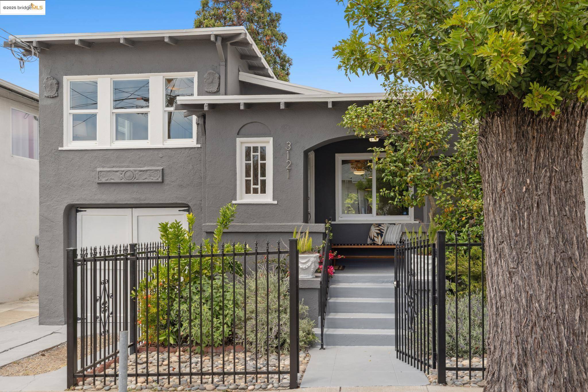 Oakland, CA 94619,3121 Minna