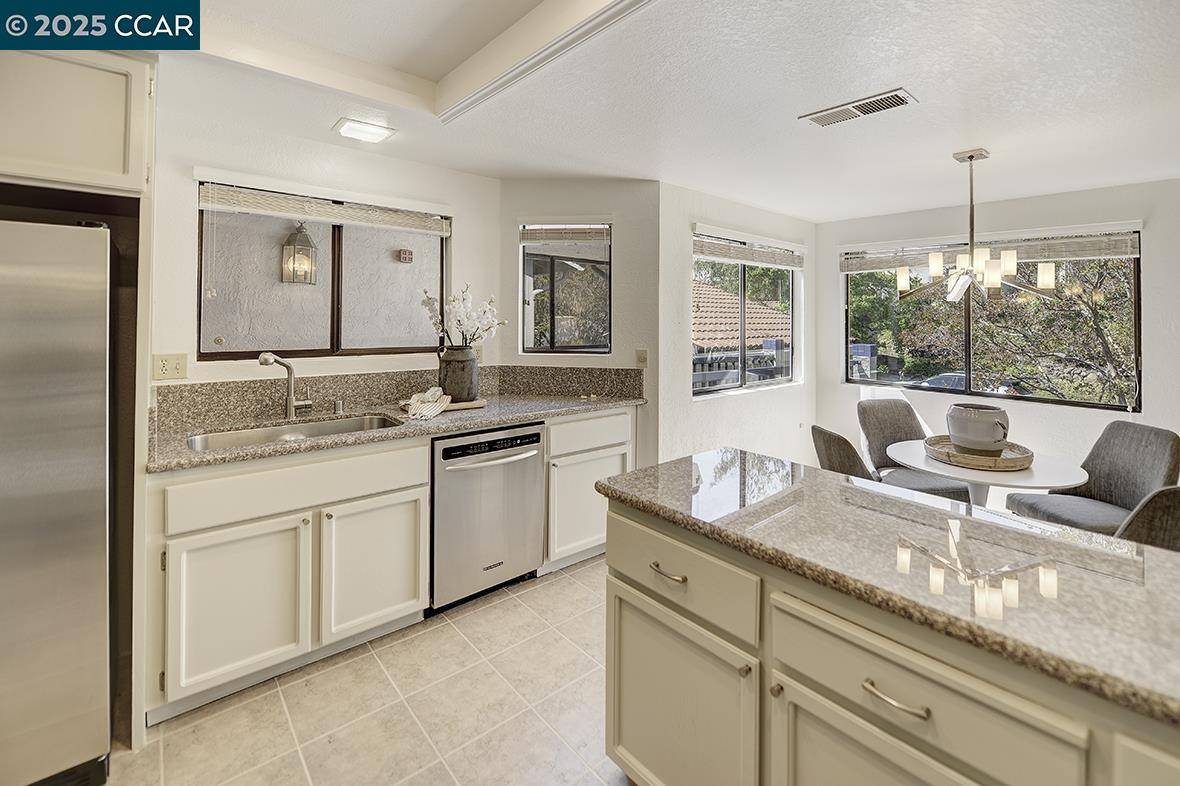 Walnut Creek, CA 94595,4243 Terra Granada Dr #3B