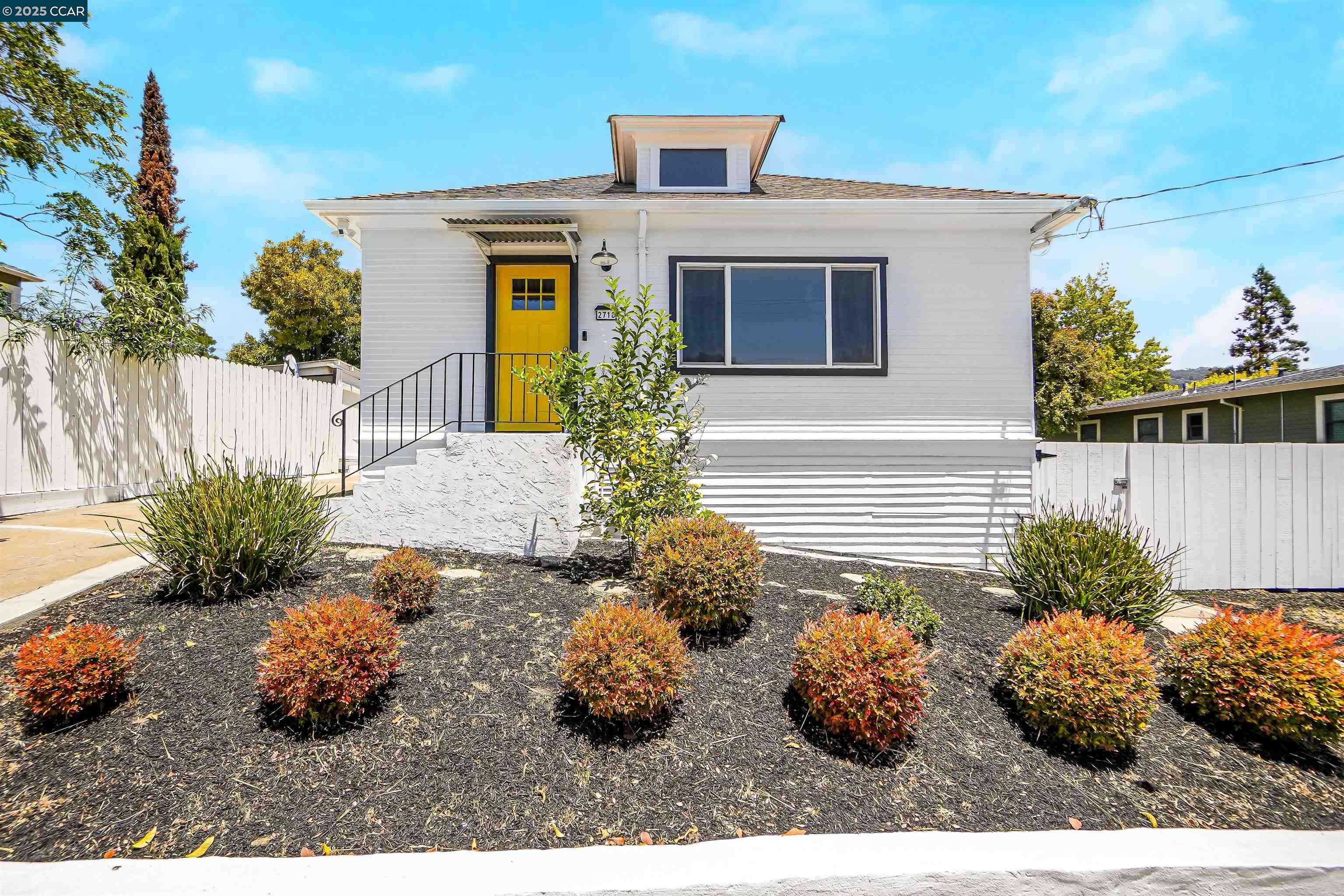 Oakland, CA 94602,2718 Carmel St