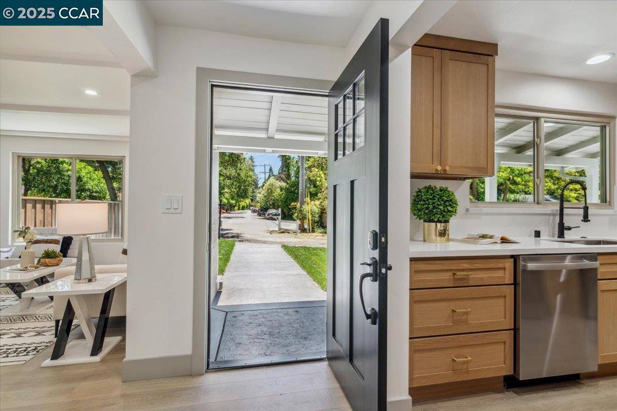 Walnut Creek, CA 94598,1099 W Holly Drive