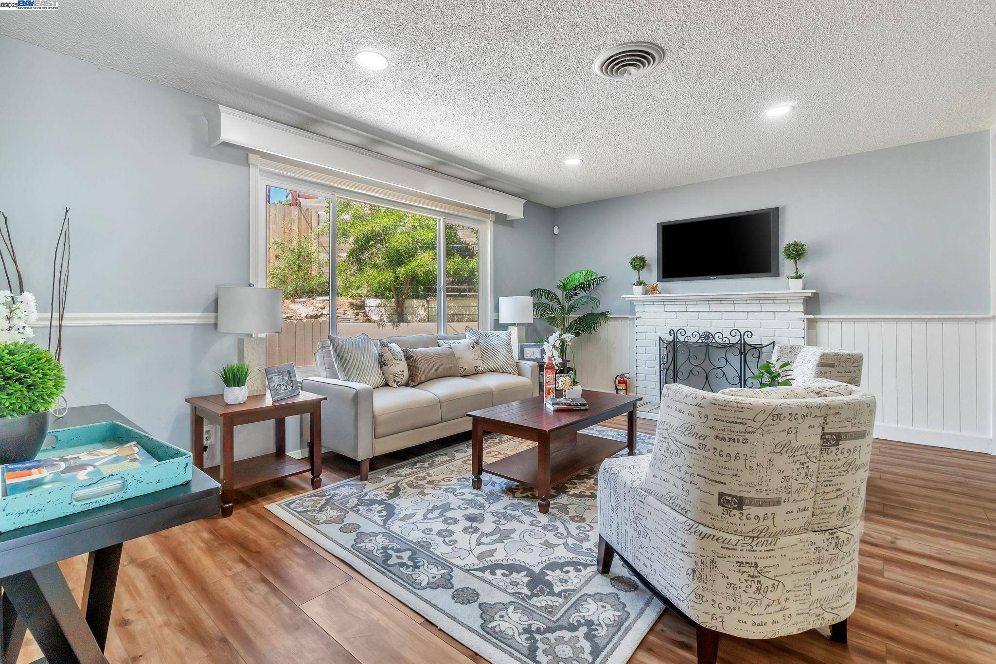 Sacramento, CA 95842,6013 Green Glen Way