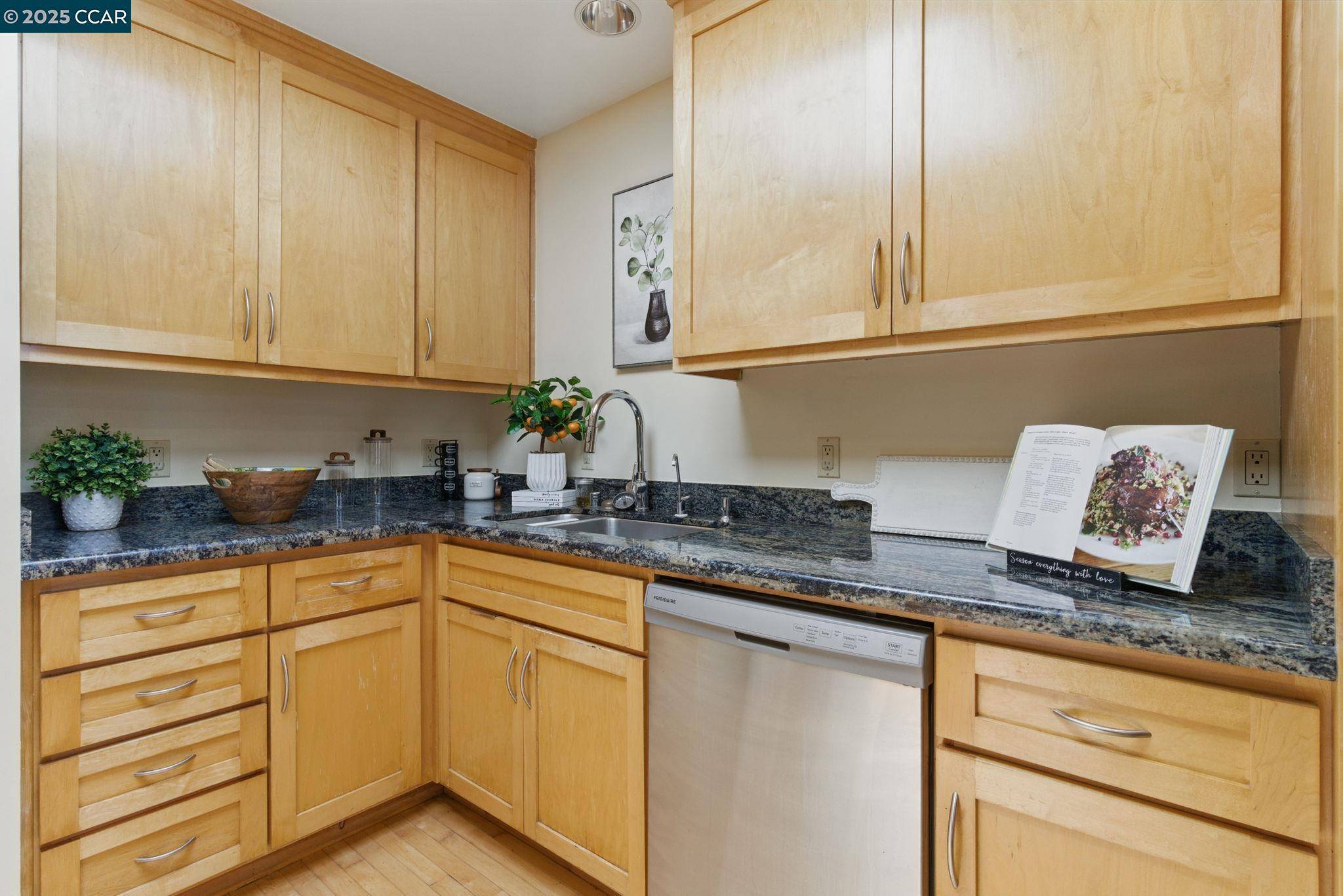San Francisco, CA 94112,71 Gladstone Drive