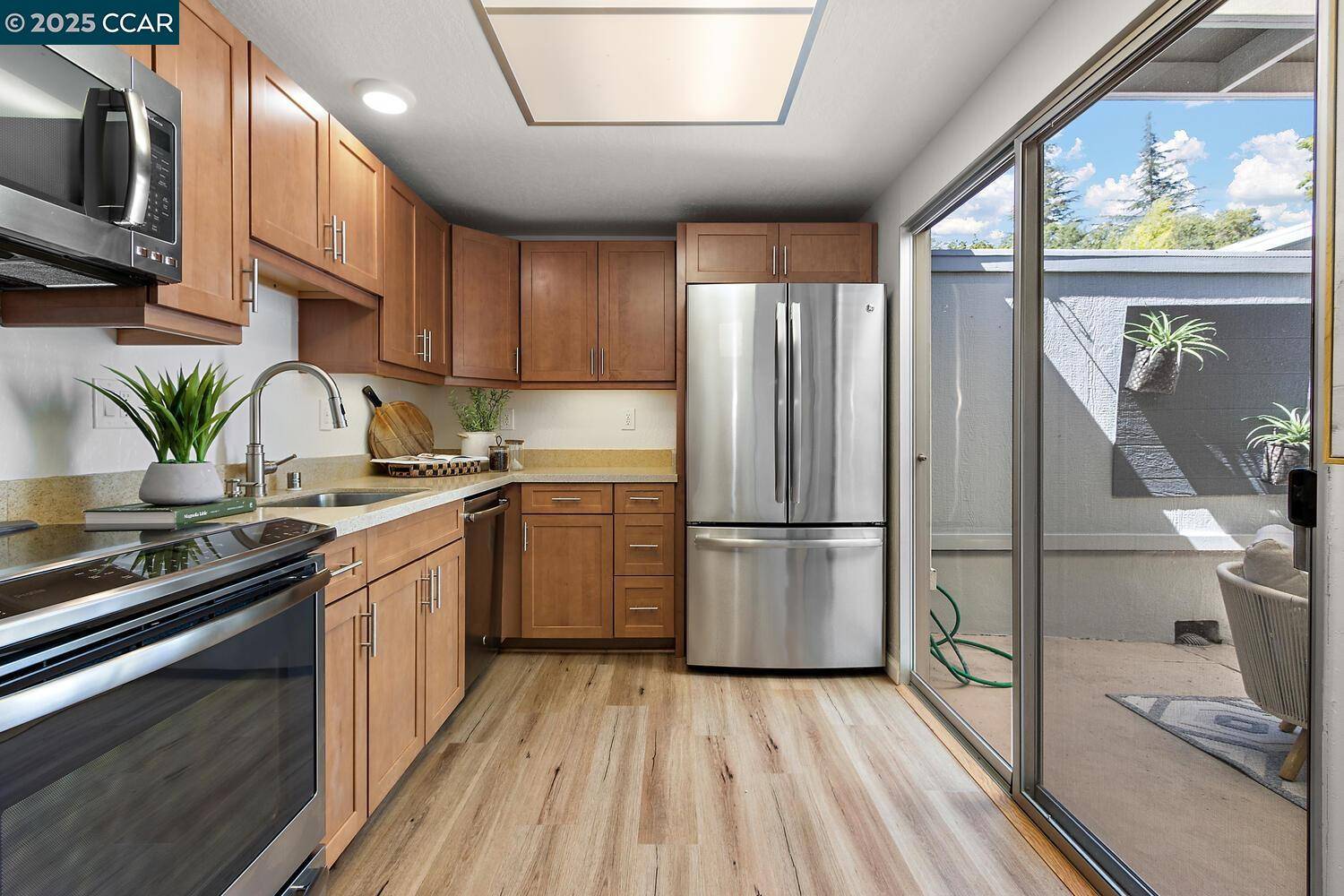 Walnut Creek, CA 94595,1501 Oakmont #7