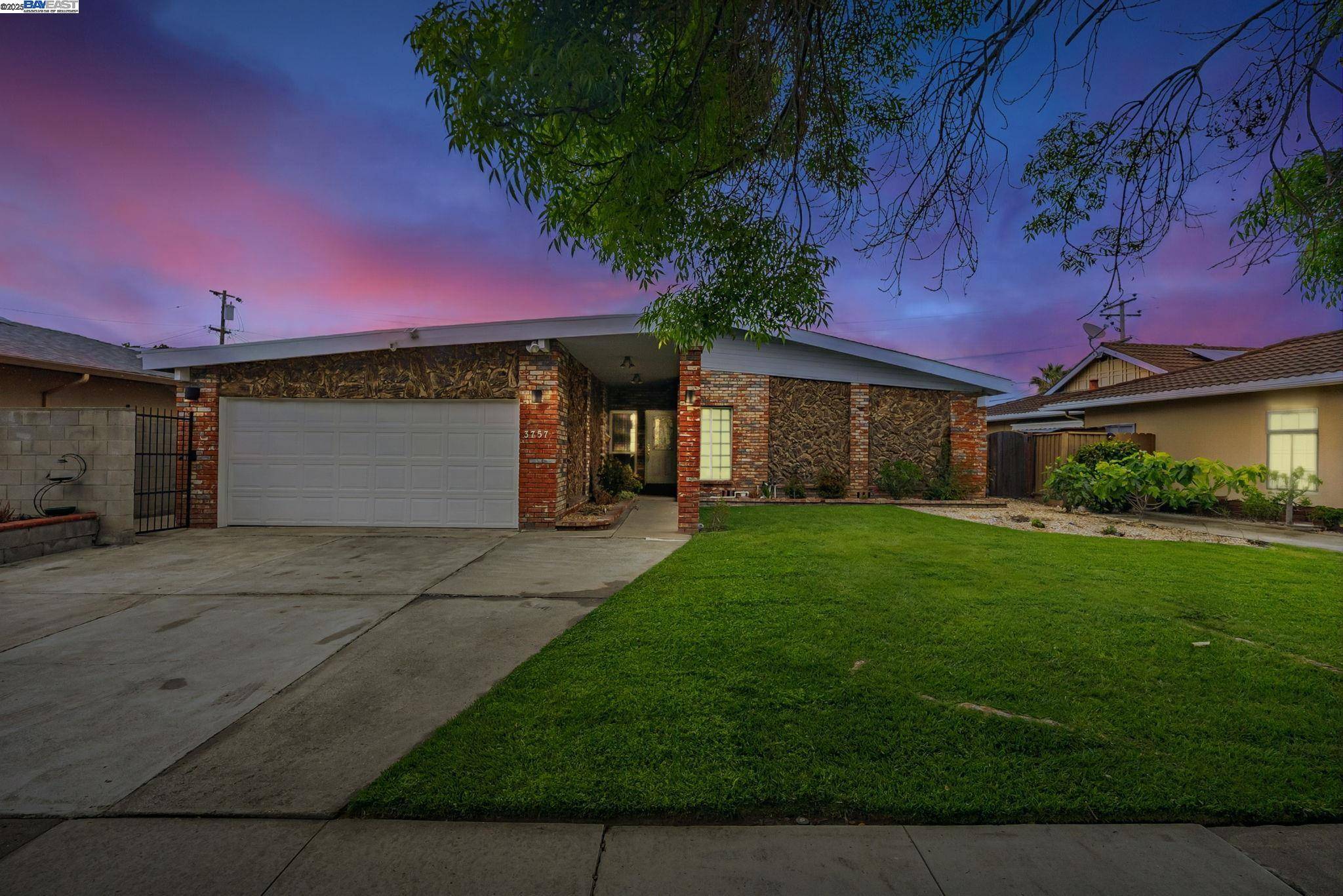 Fremont, CA 94538,3757 Savannah Rd