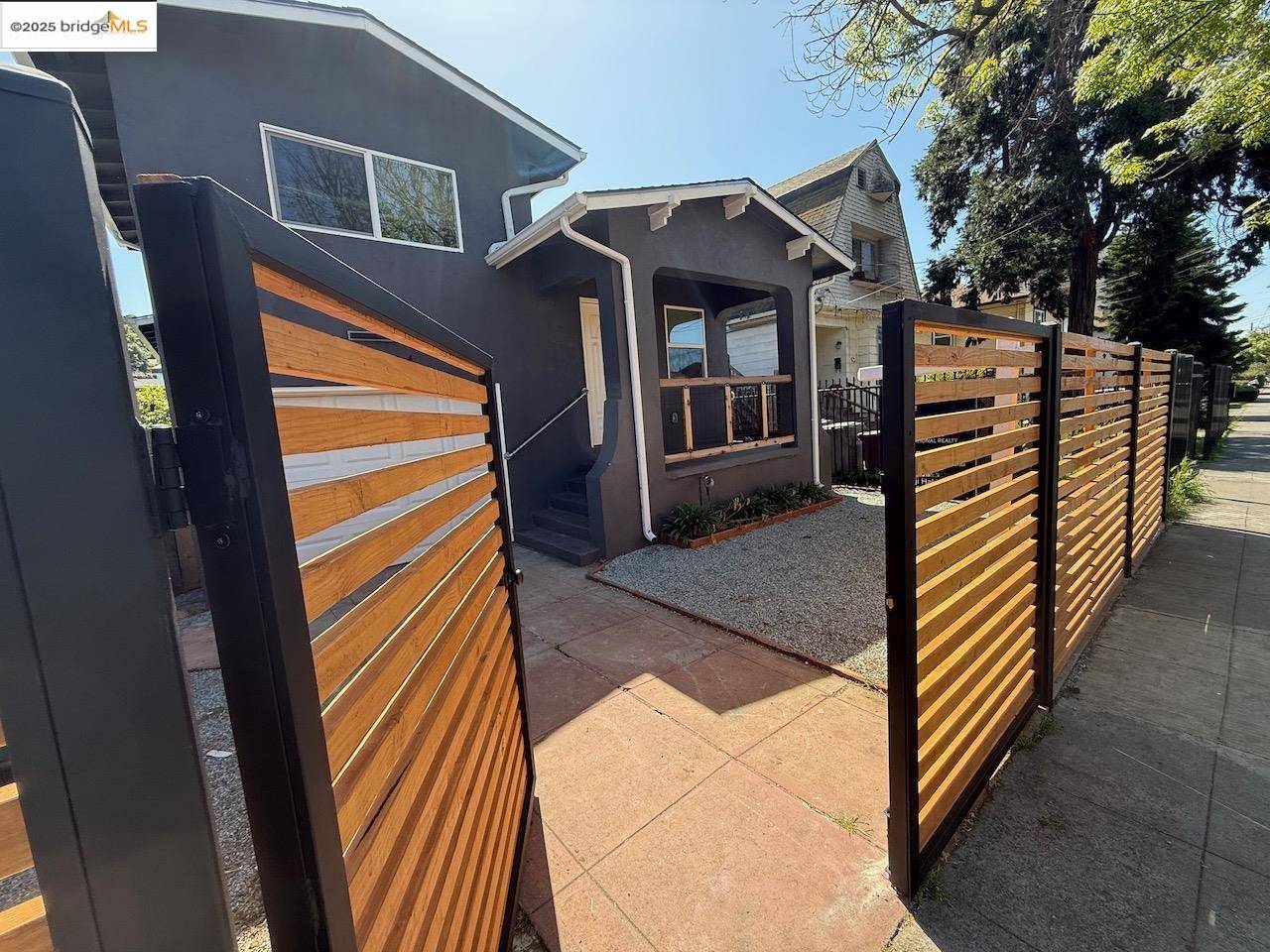 Oakland, CA 94601,2594 Fruitvale Ave