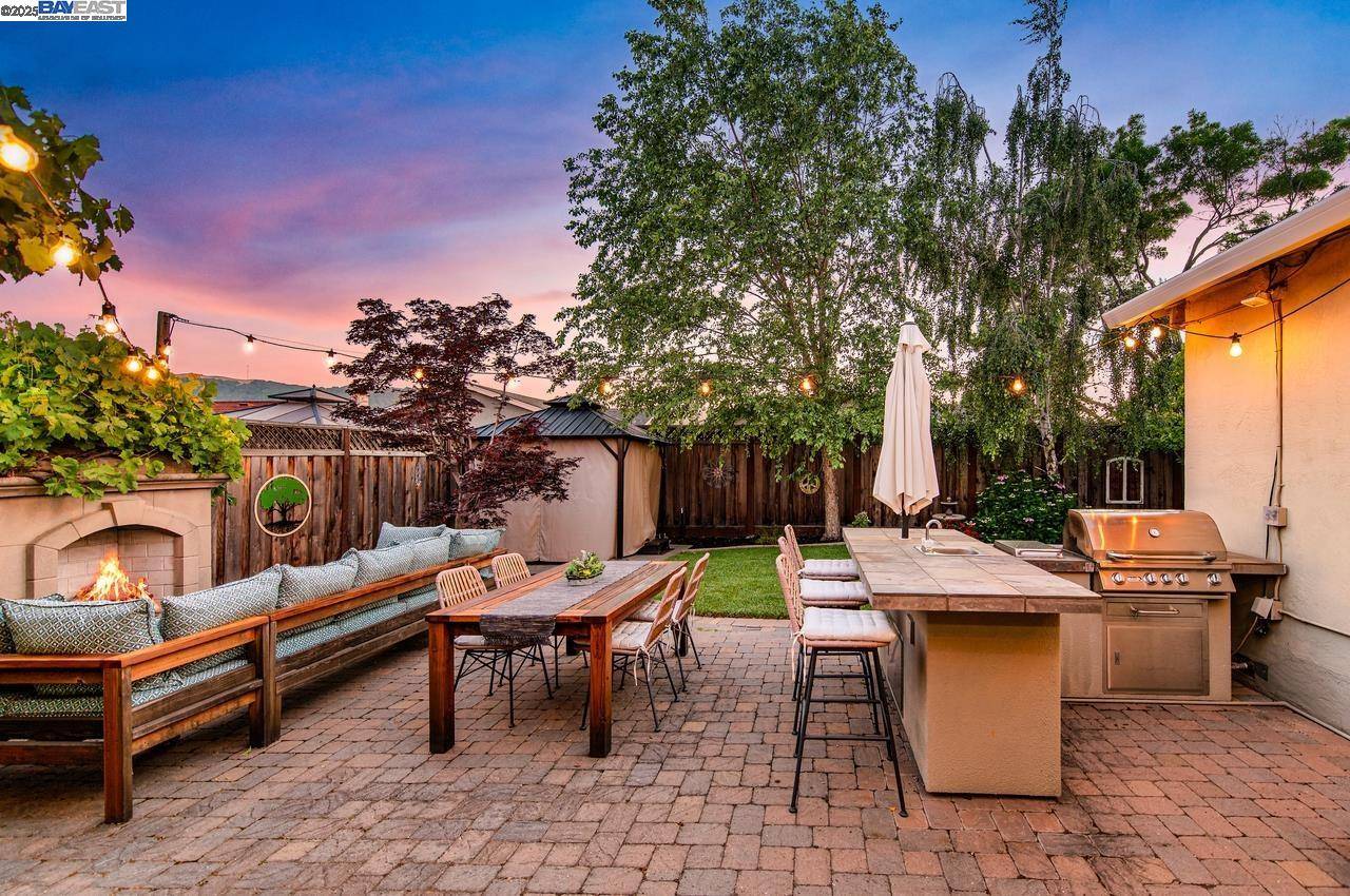Pleasanton, CA 94588,4686 Herrin Way