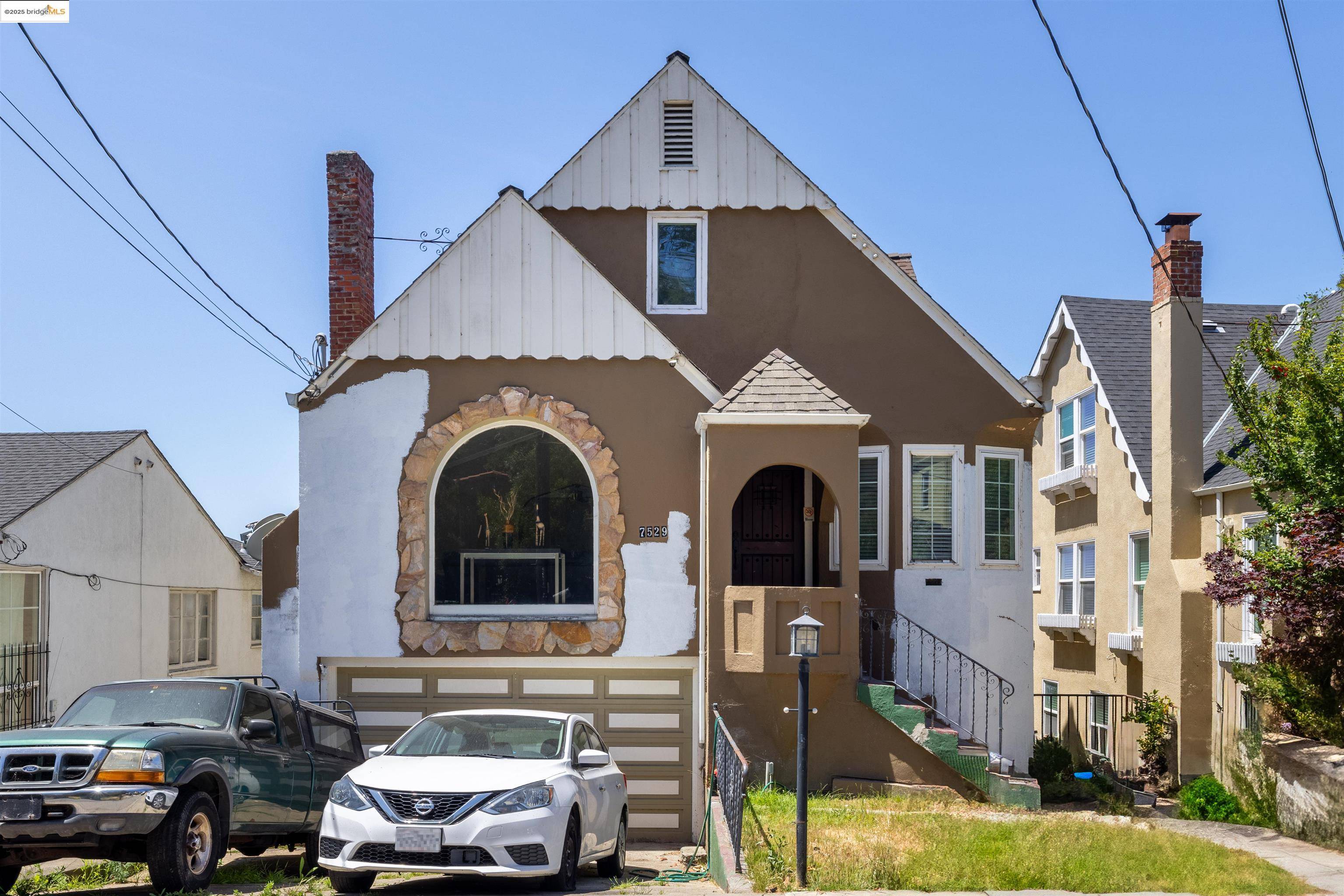 Oakland, CA 94605,7529 Outlook Ave