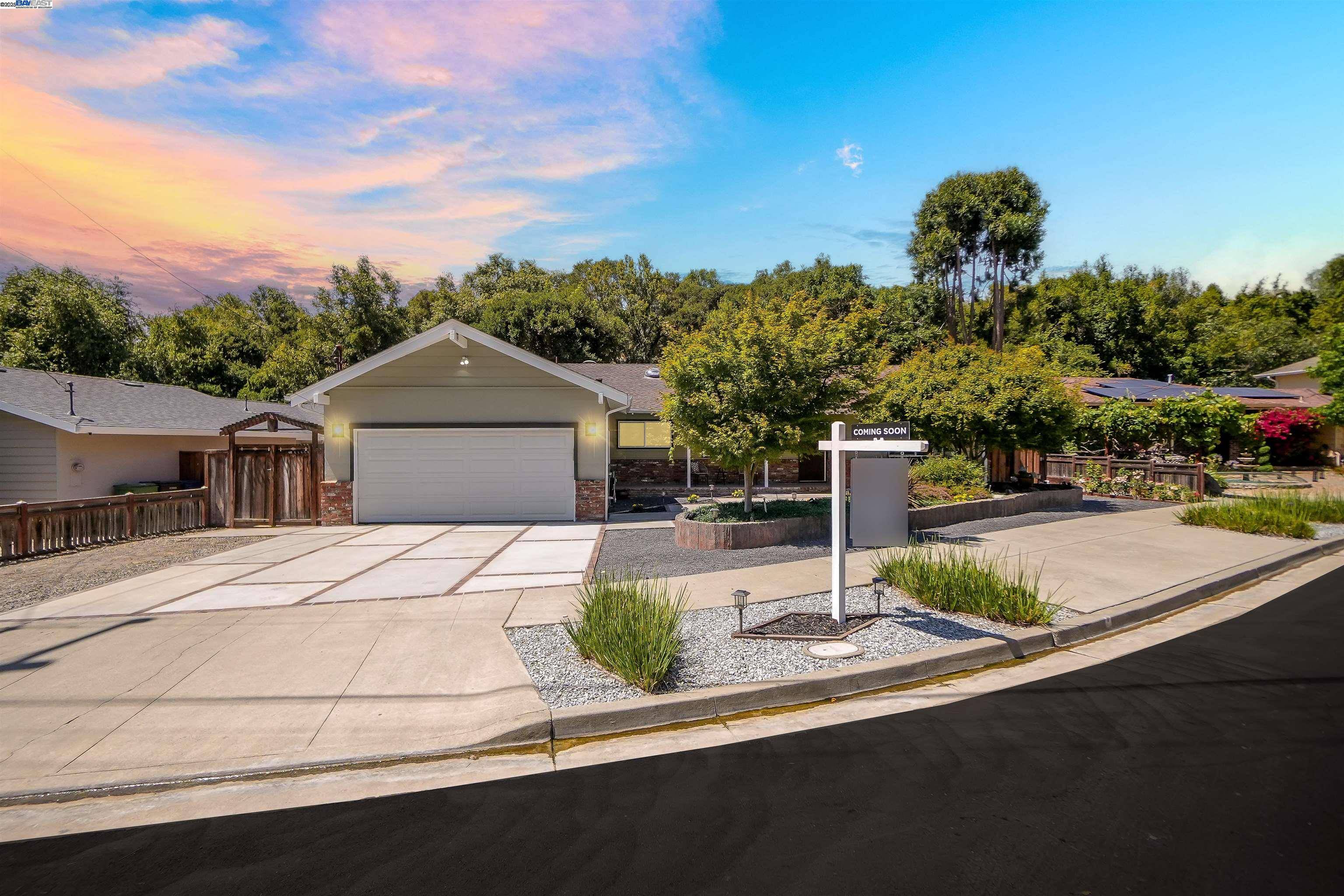 Hayward, CA 94542,1054 Redstone Pl