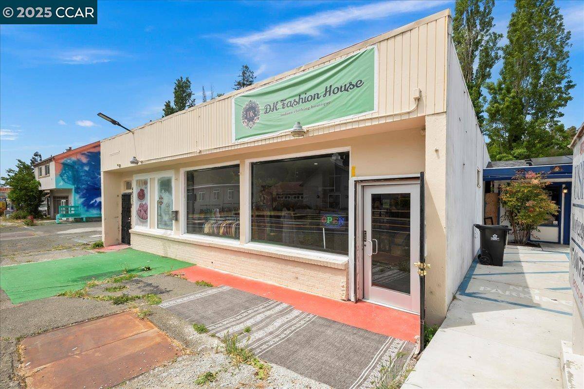 El Sobrante, CA 94803,4955 Appian Way