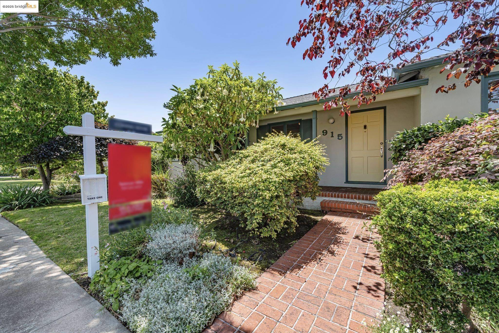 San Leandro, CA 94577,915 Ramona Way