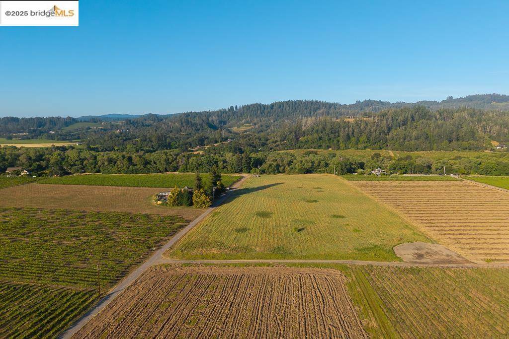 Healdsburg, CA 95448,838 Dry Creek