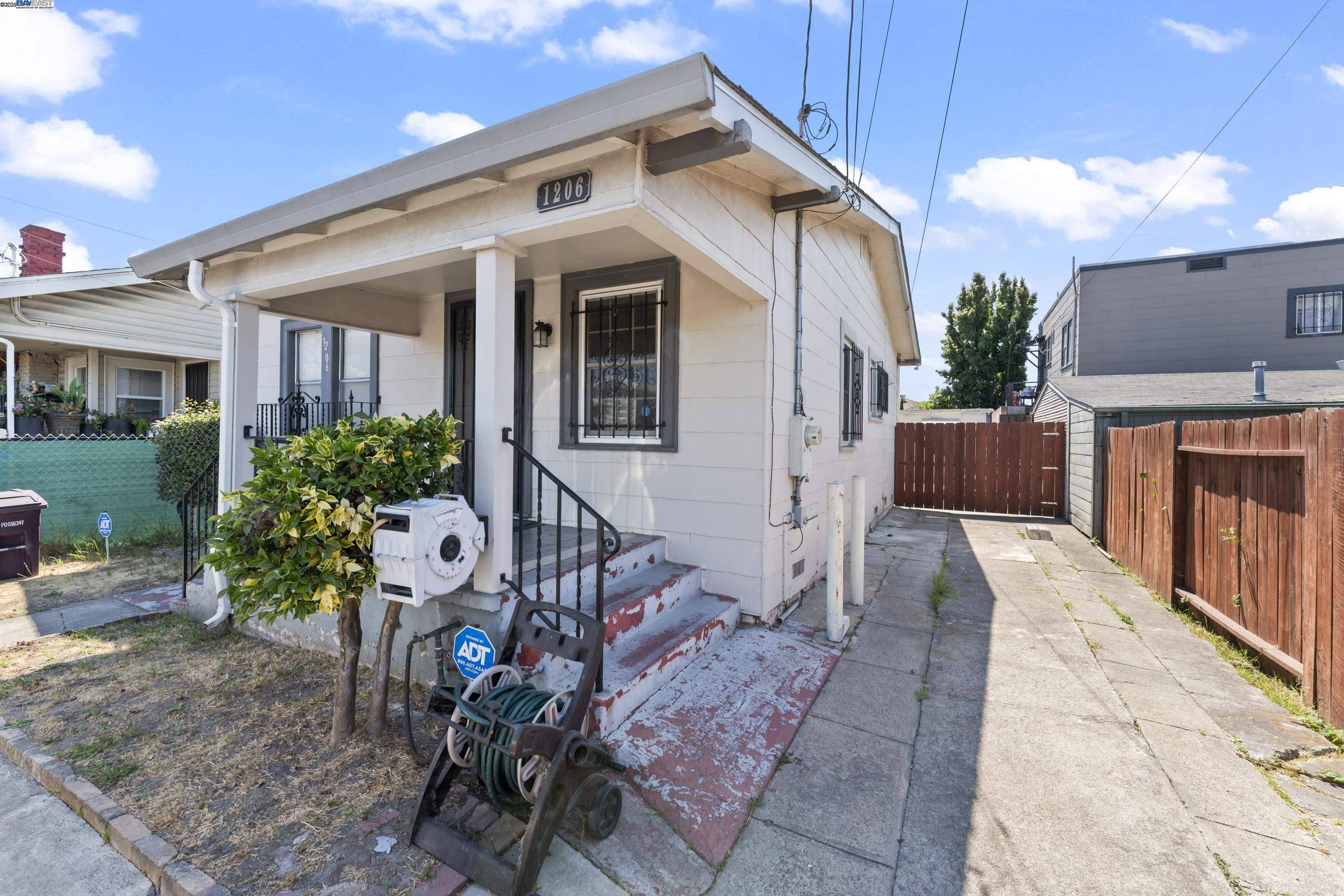 Oakland, CA 94621,1206 60th Ave