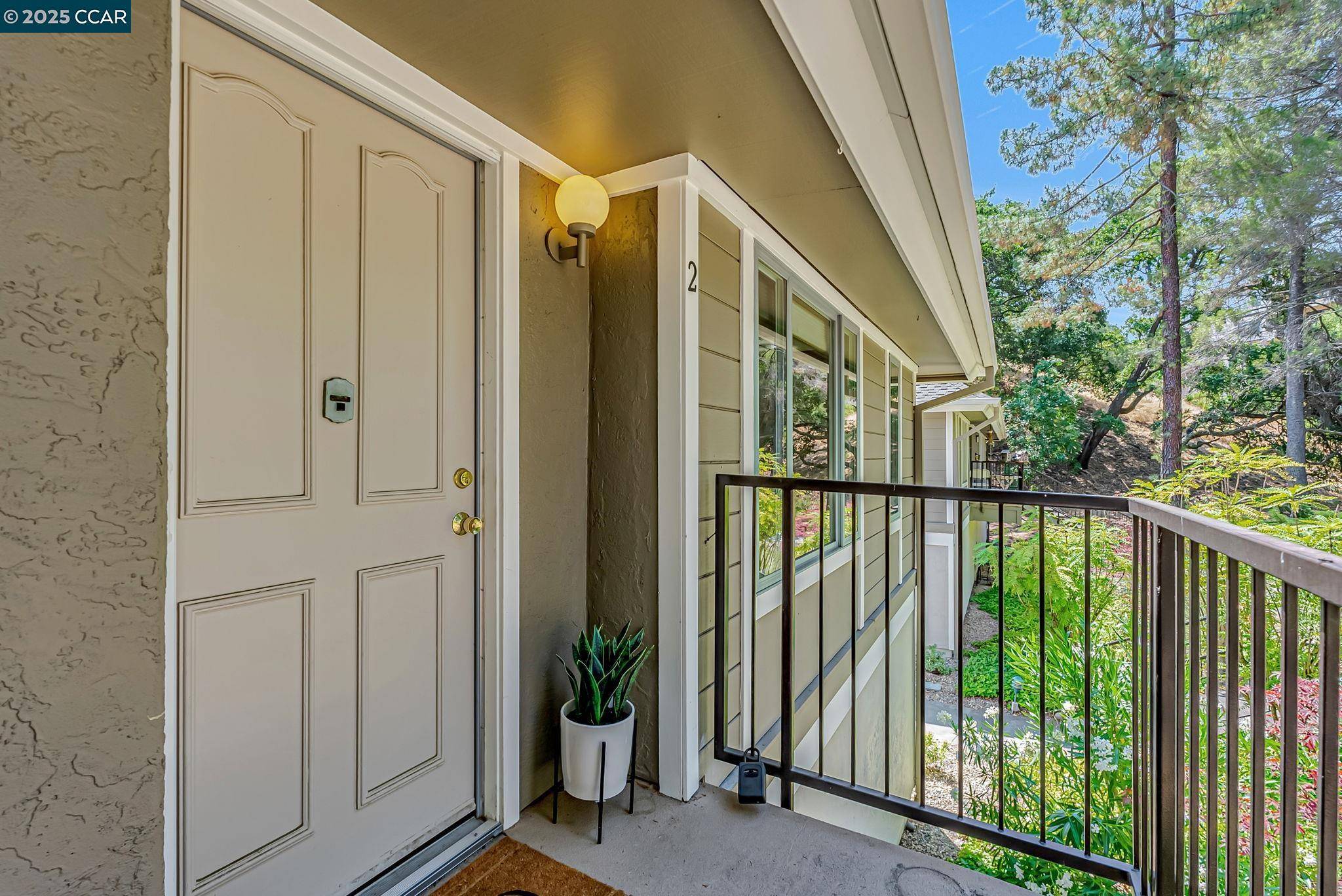 Walnut Creek, CA 94595,3395 Tice Creek Dr #2