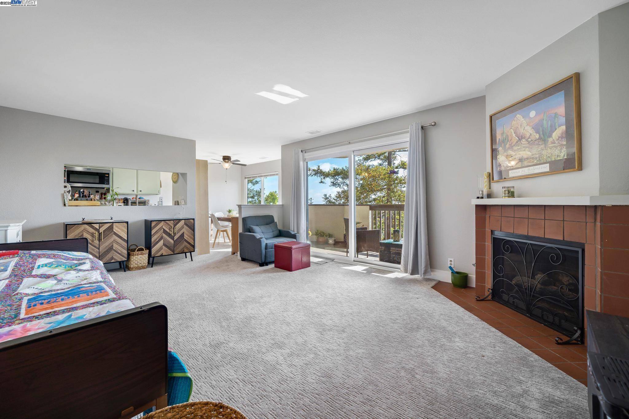 Hayward, CA 94546,21083 Gary Dr #211