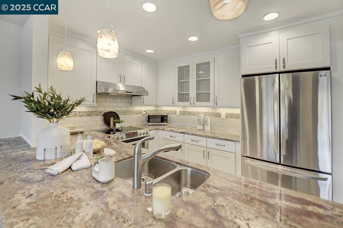 Walnut Creek, CA 94595,3136 Tice Creek Dr #8