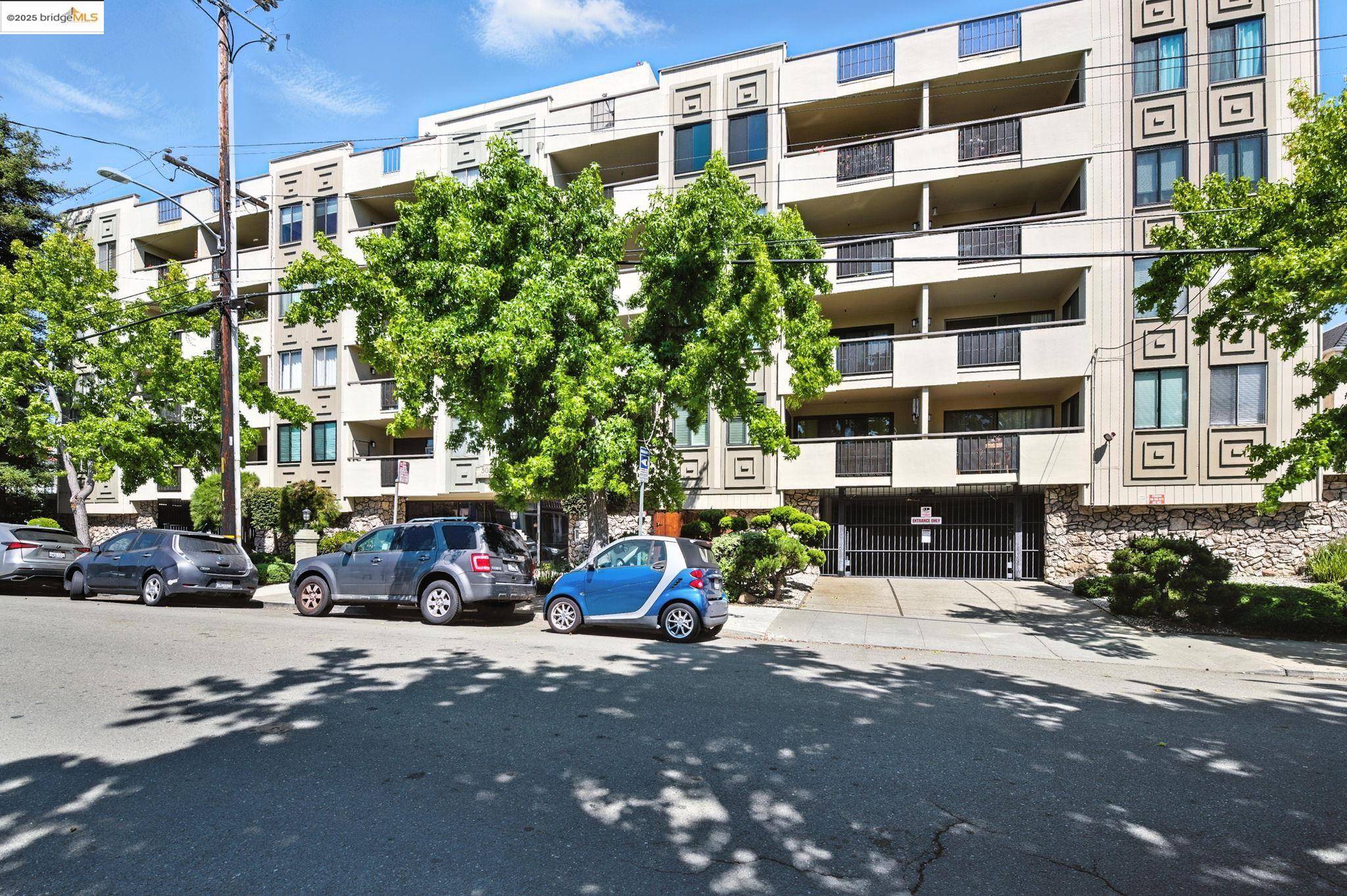 Oakland, CA 94610,303 Adams St #207