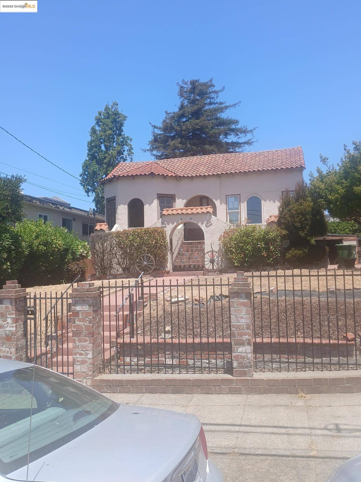 Oakland, CA 94606,1942 E 27Th St