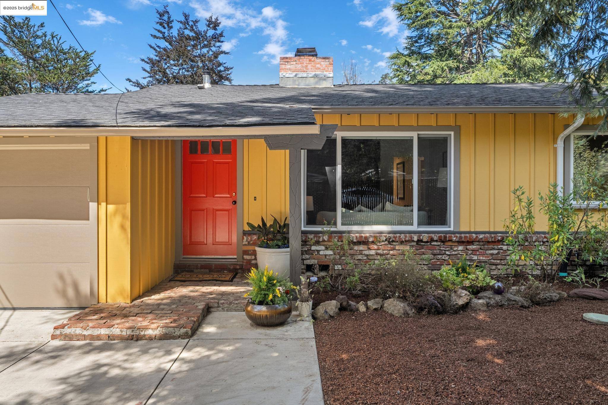Oakland, CA 94611,196 Glenwood Glade