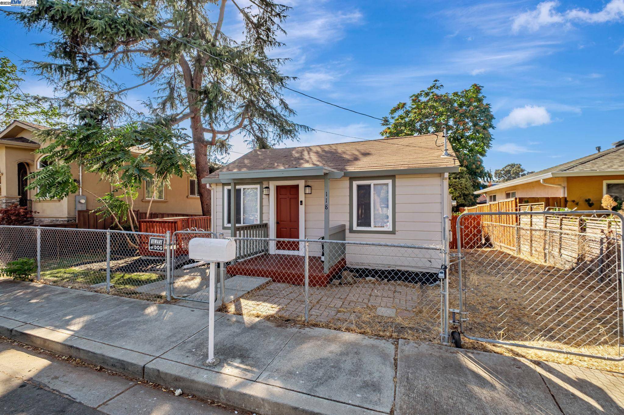 Fremont, CA 94536,118 Sycamore St