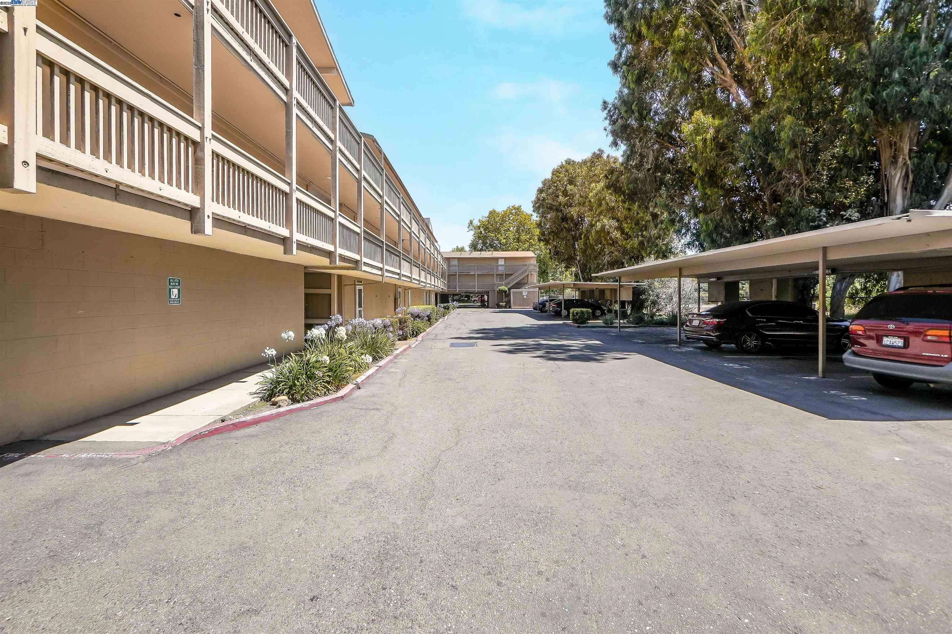 Hayward, CA 94544,260 Industrial Pkwy #33