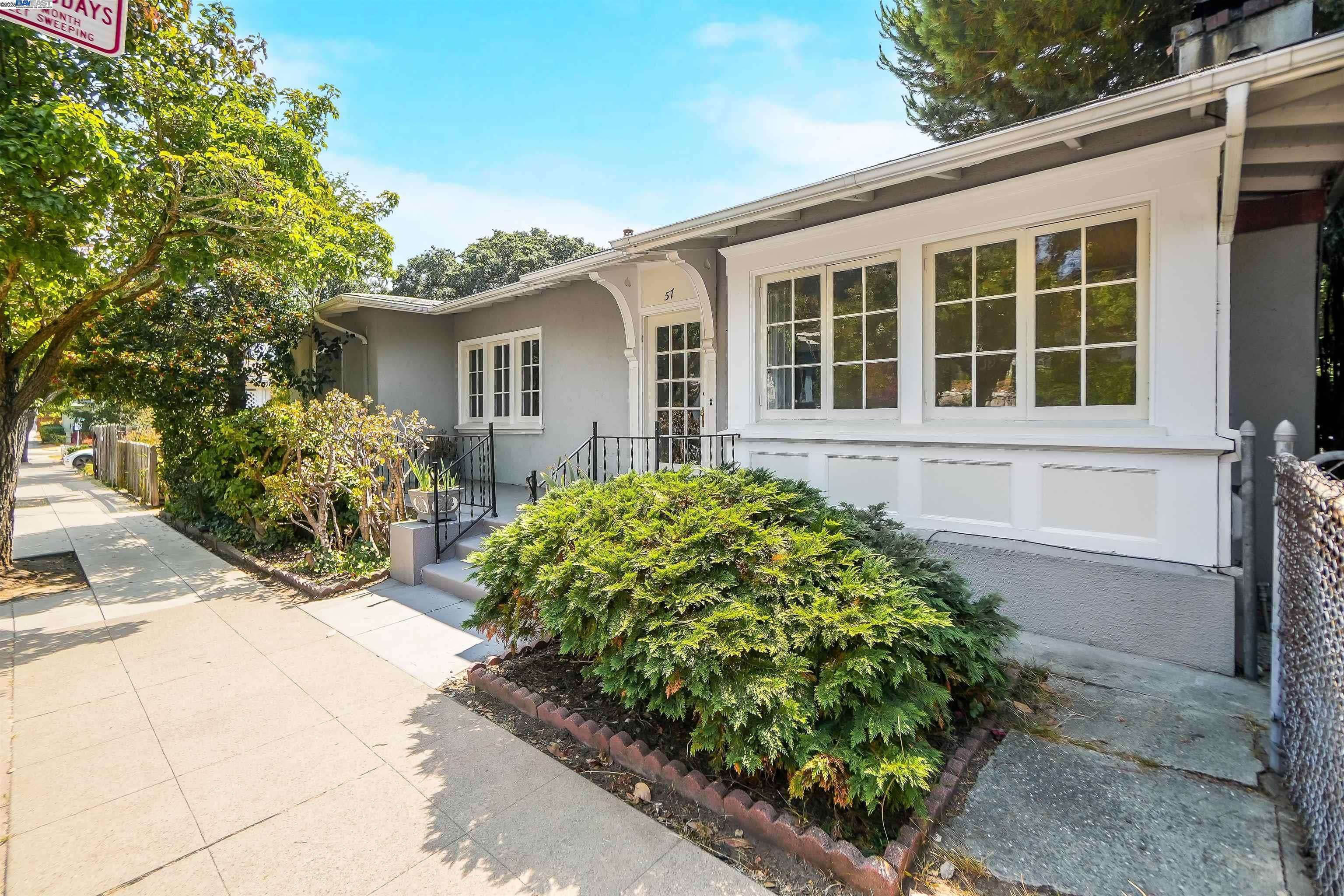 Oakland, CA 94611,57 Entrada Ave