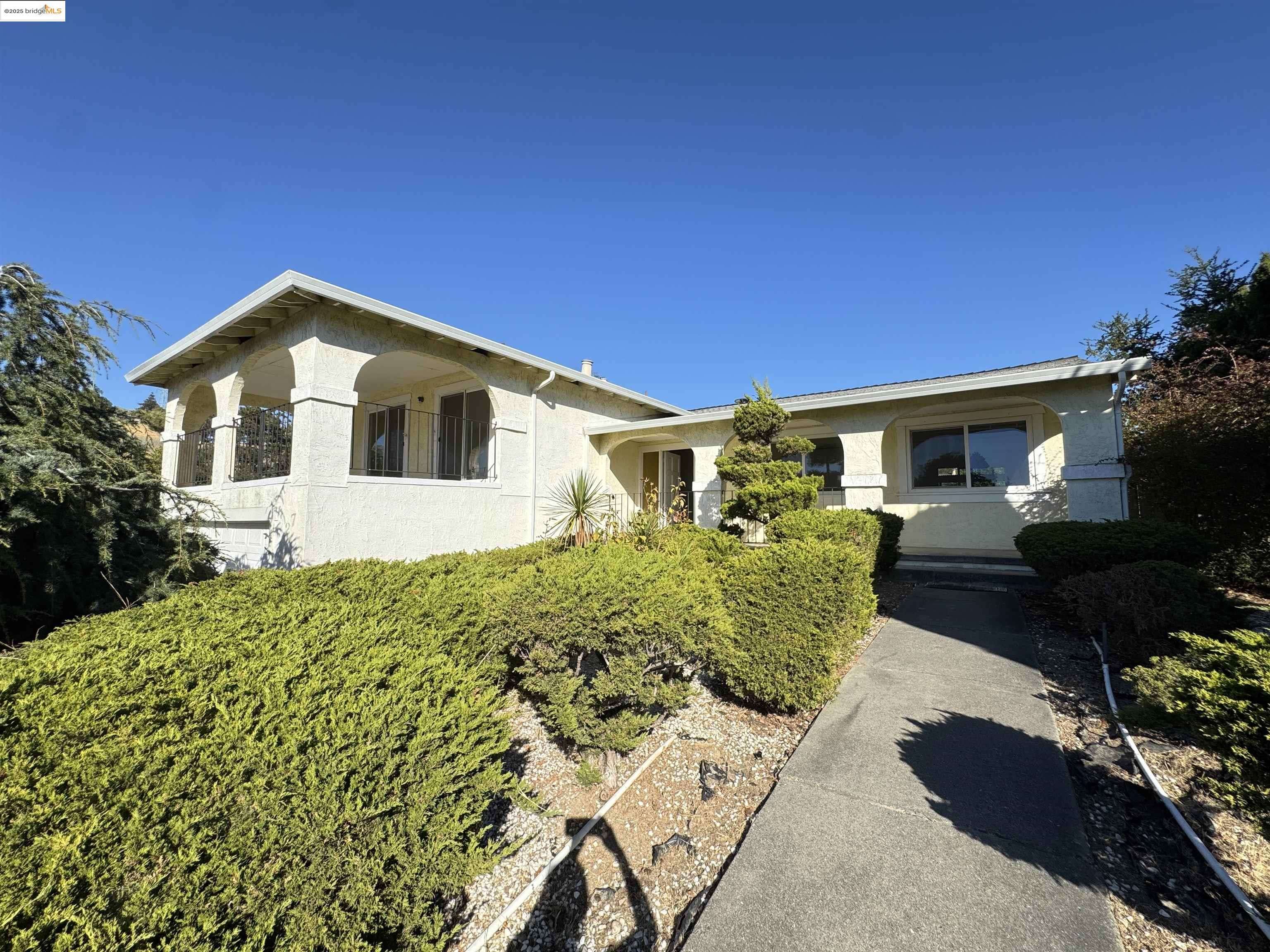 Vallejo, CA 94591,27 Barkley Court
