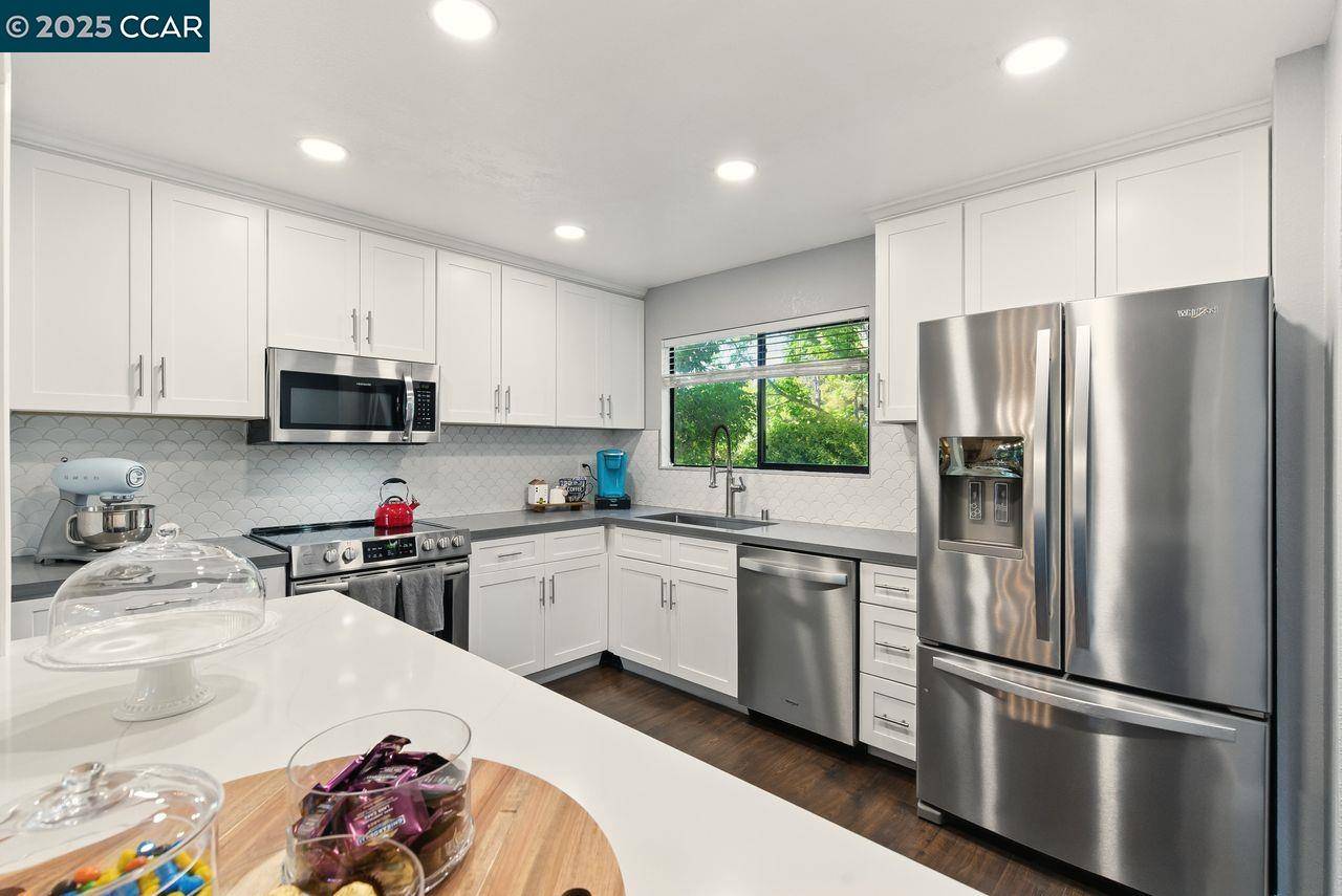 Martinez, CA 94553,223 Via Pinada Ln