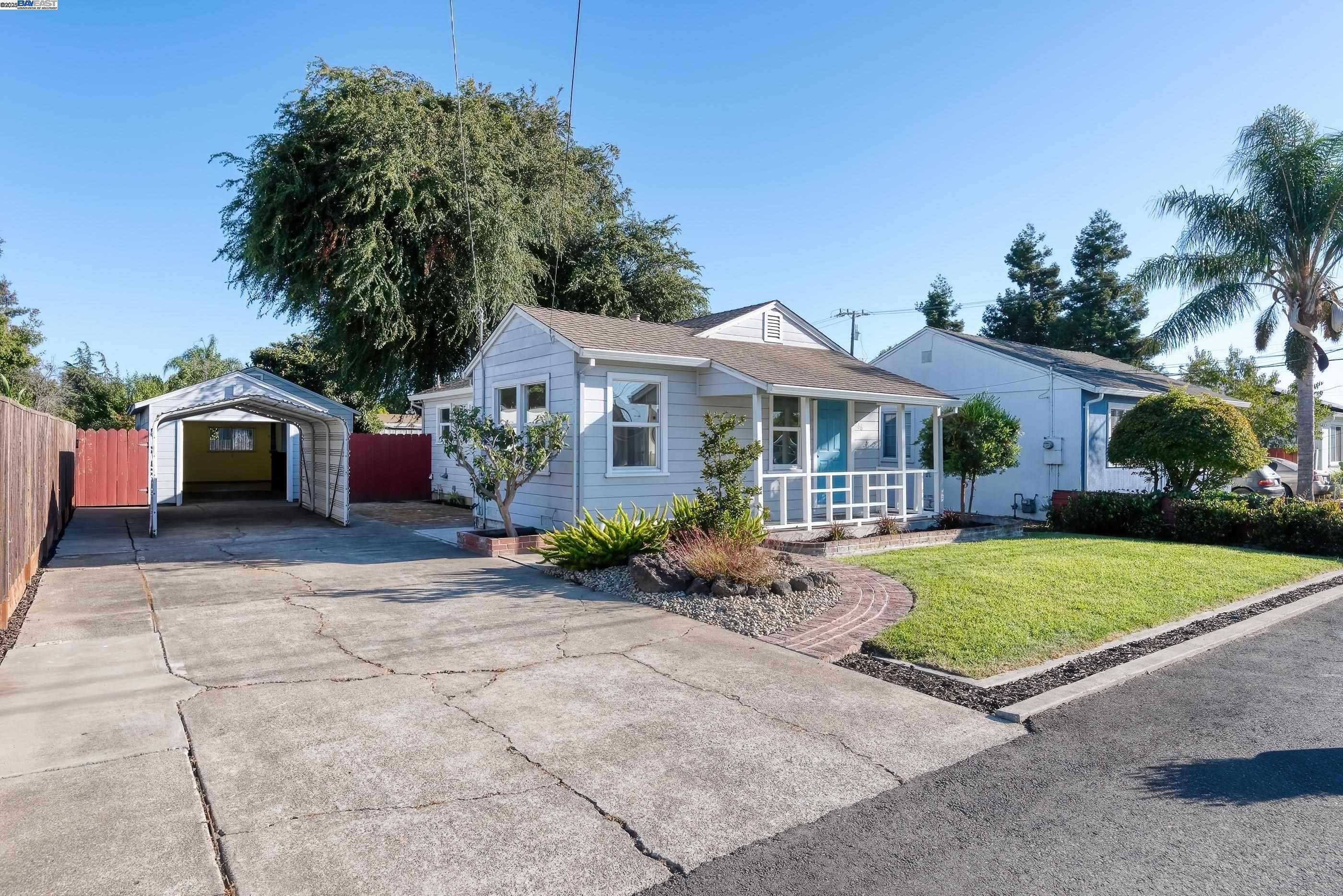 Hayward, CA 94541,466 LUPINE WAY