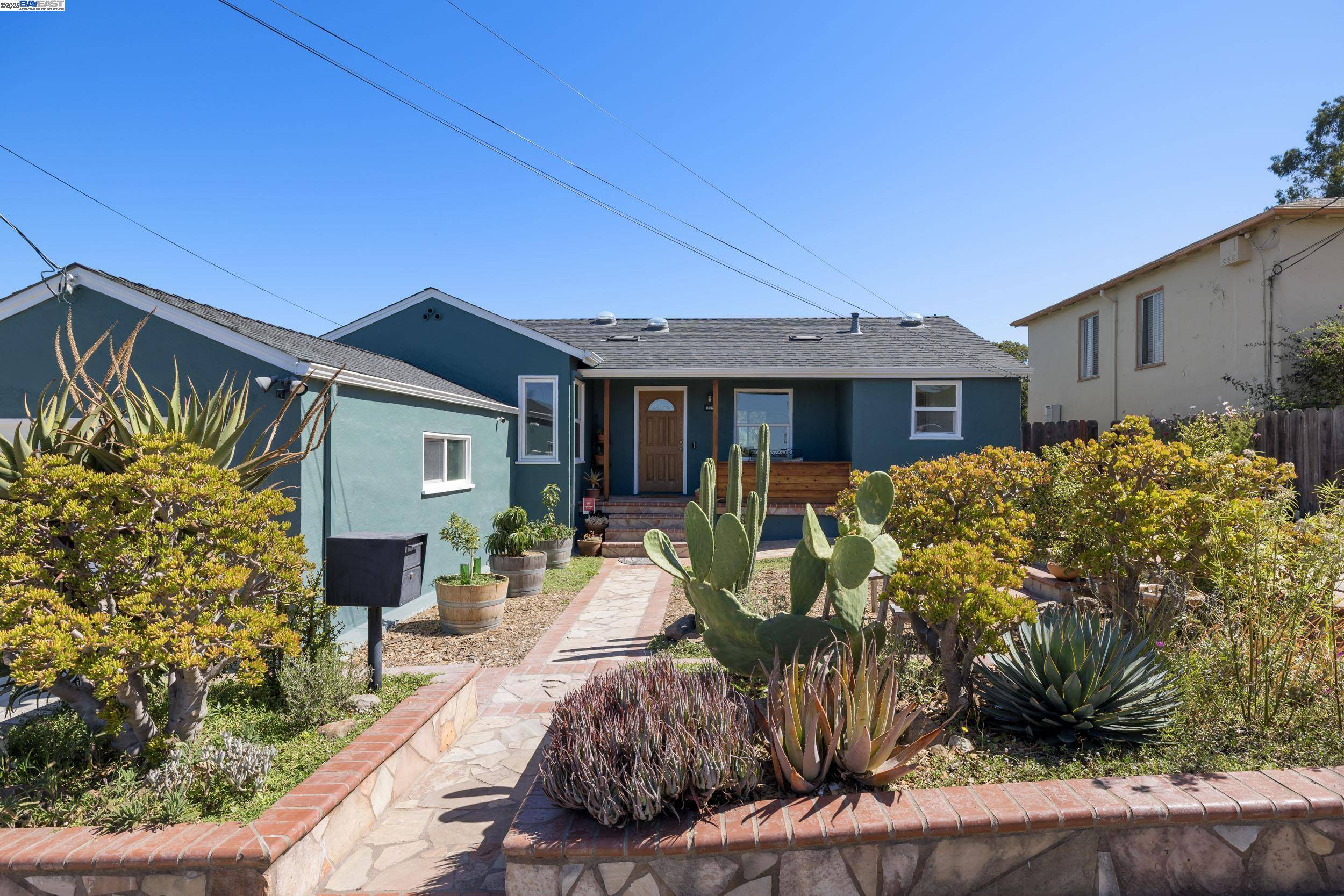 Oakland, CA 94605,8802 Seneca St