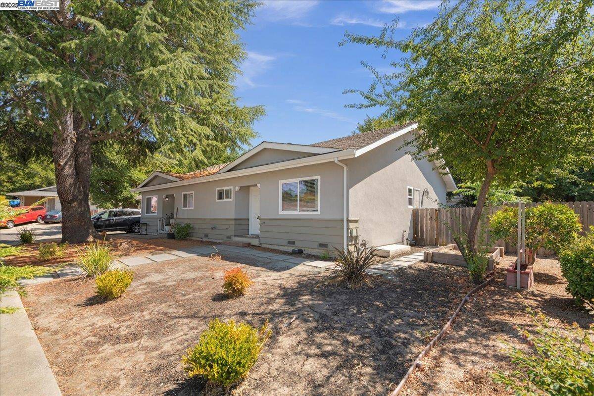 Martinez, CA 94553,164 Gilbert Ct