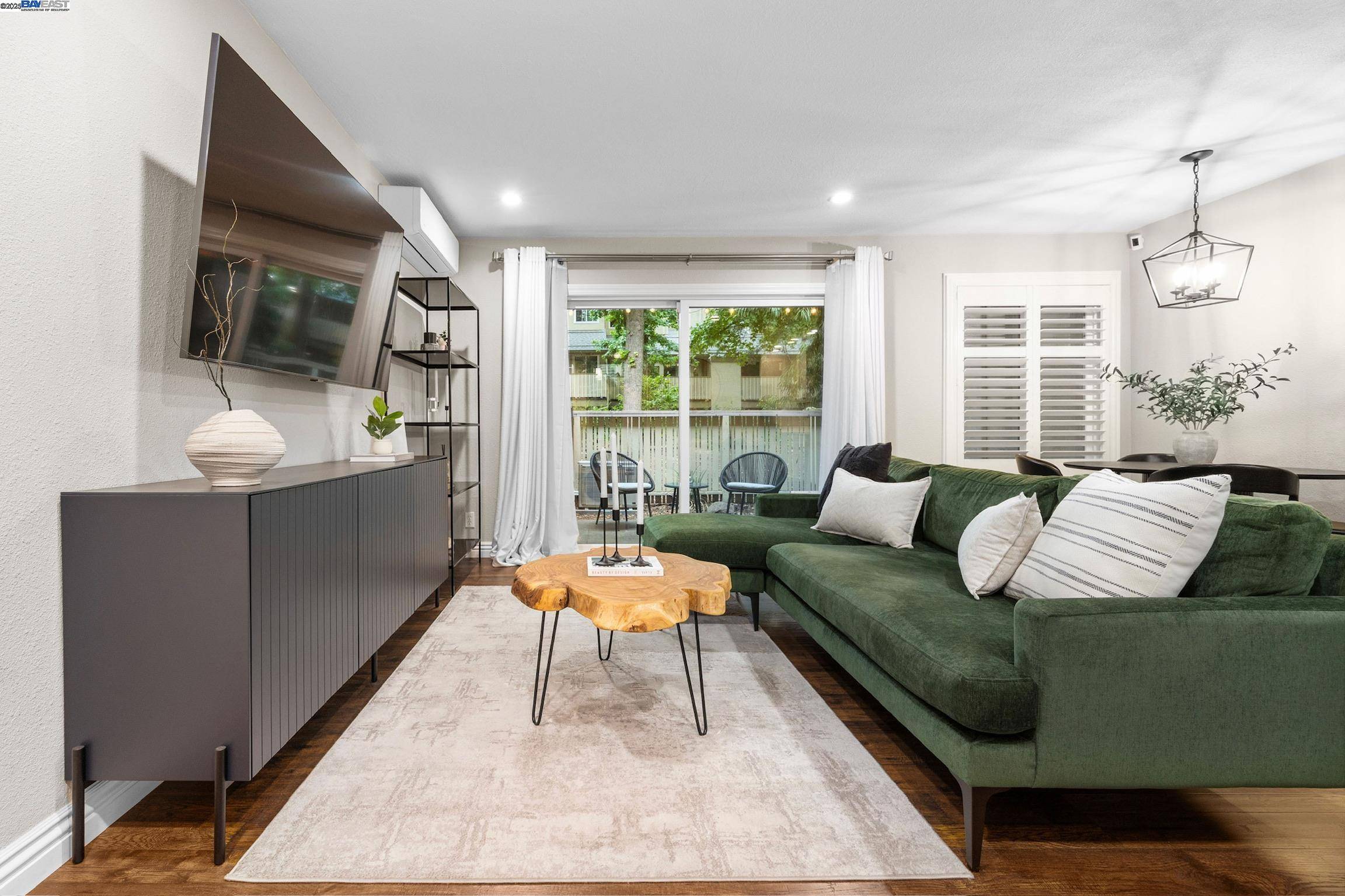 Walnut Creek, CA 94597,2724 Oak Rd #88