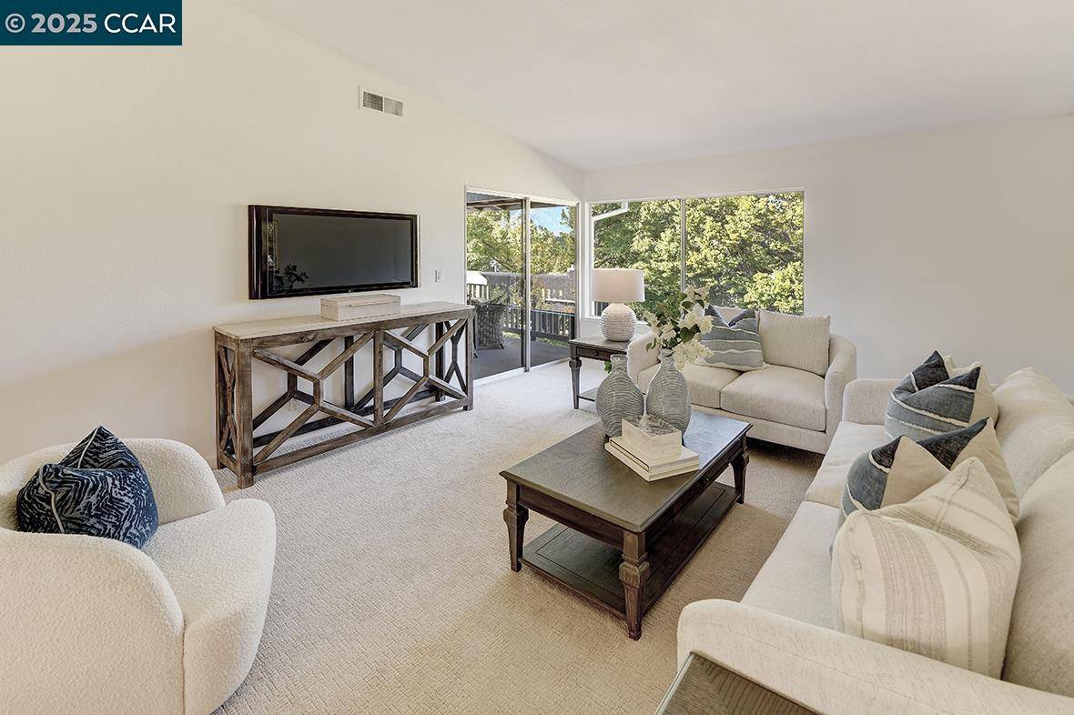 Walnut Creek, CA 94595,2634 Saklan Indian Dr #3