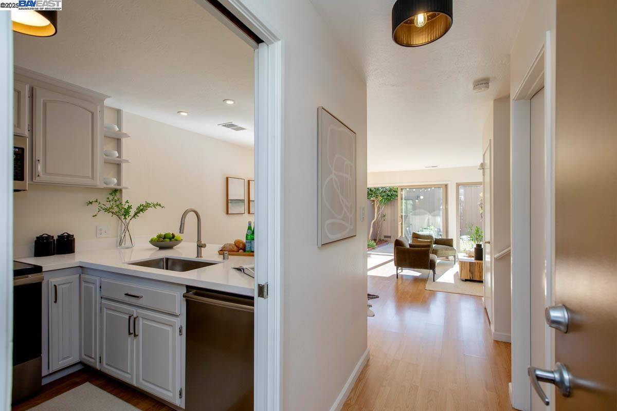 Alameda, CA 94502,3308 Fir Ave