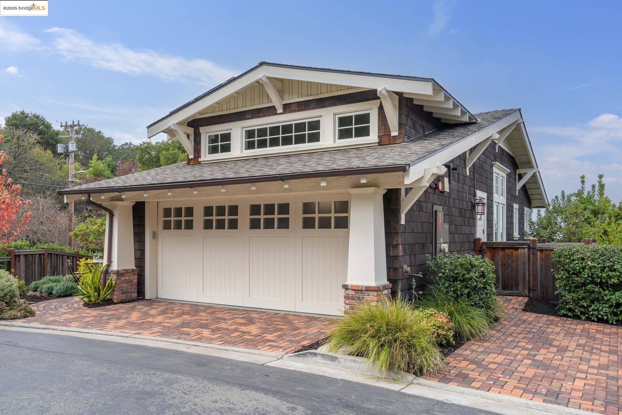 Oakland, CA 94618,2 EMERY Lane