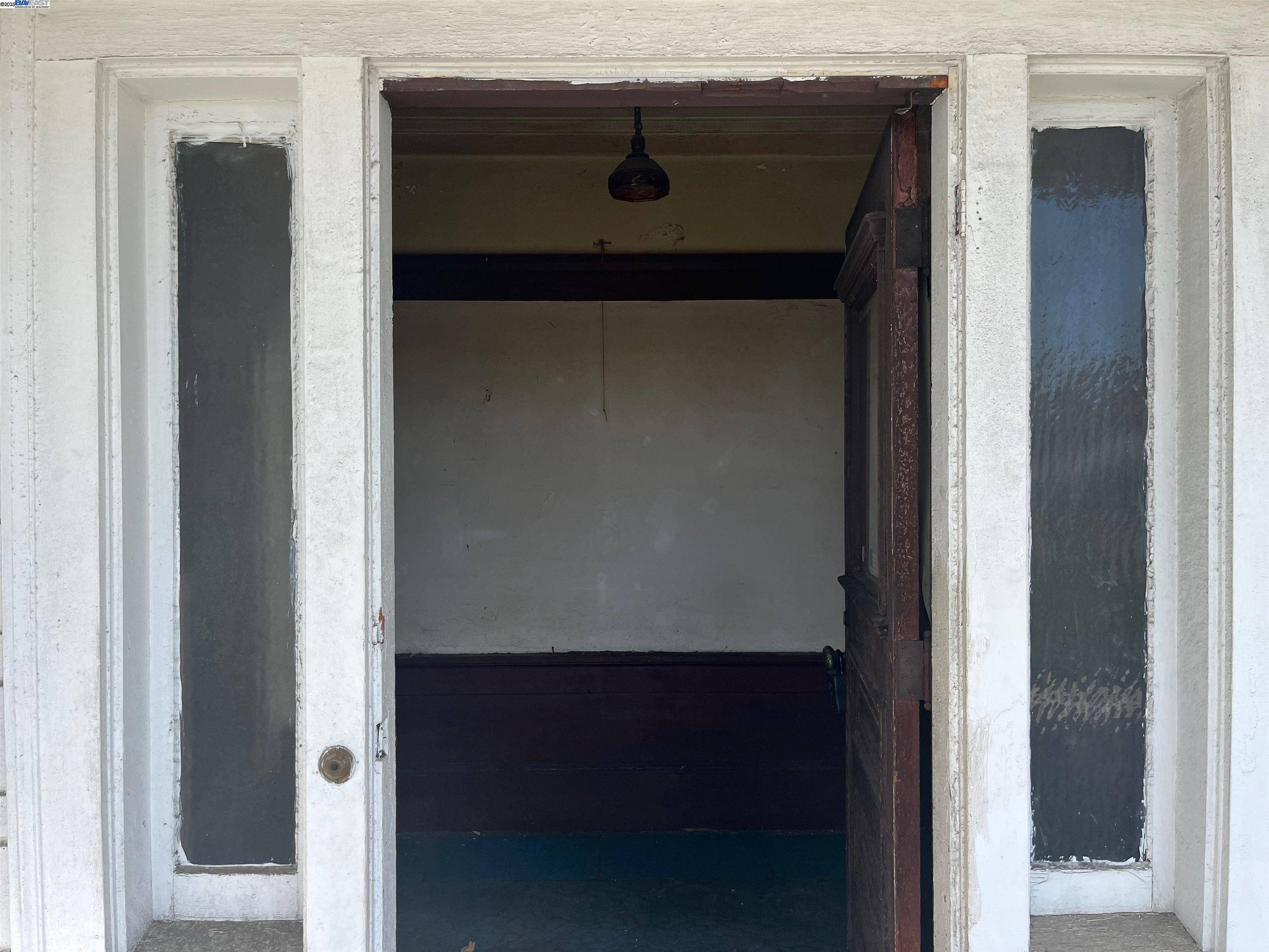 Oakland, CA 94606,2134 E 23rd