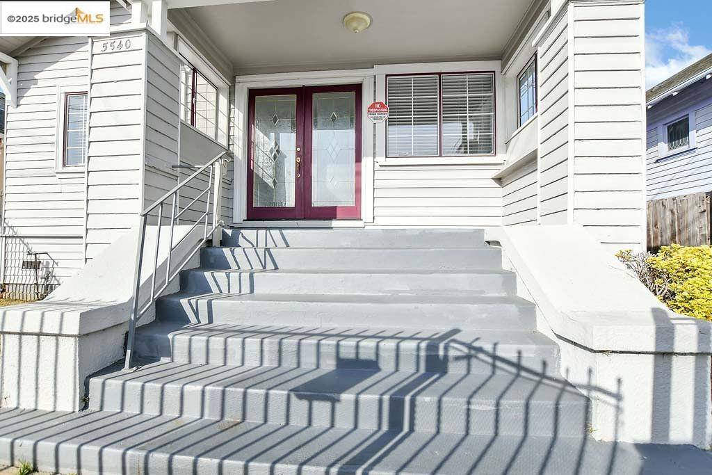 Oakland, CA 94621,5540 E 17Th St