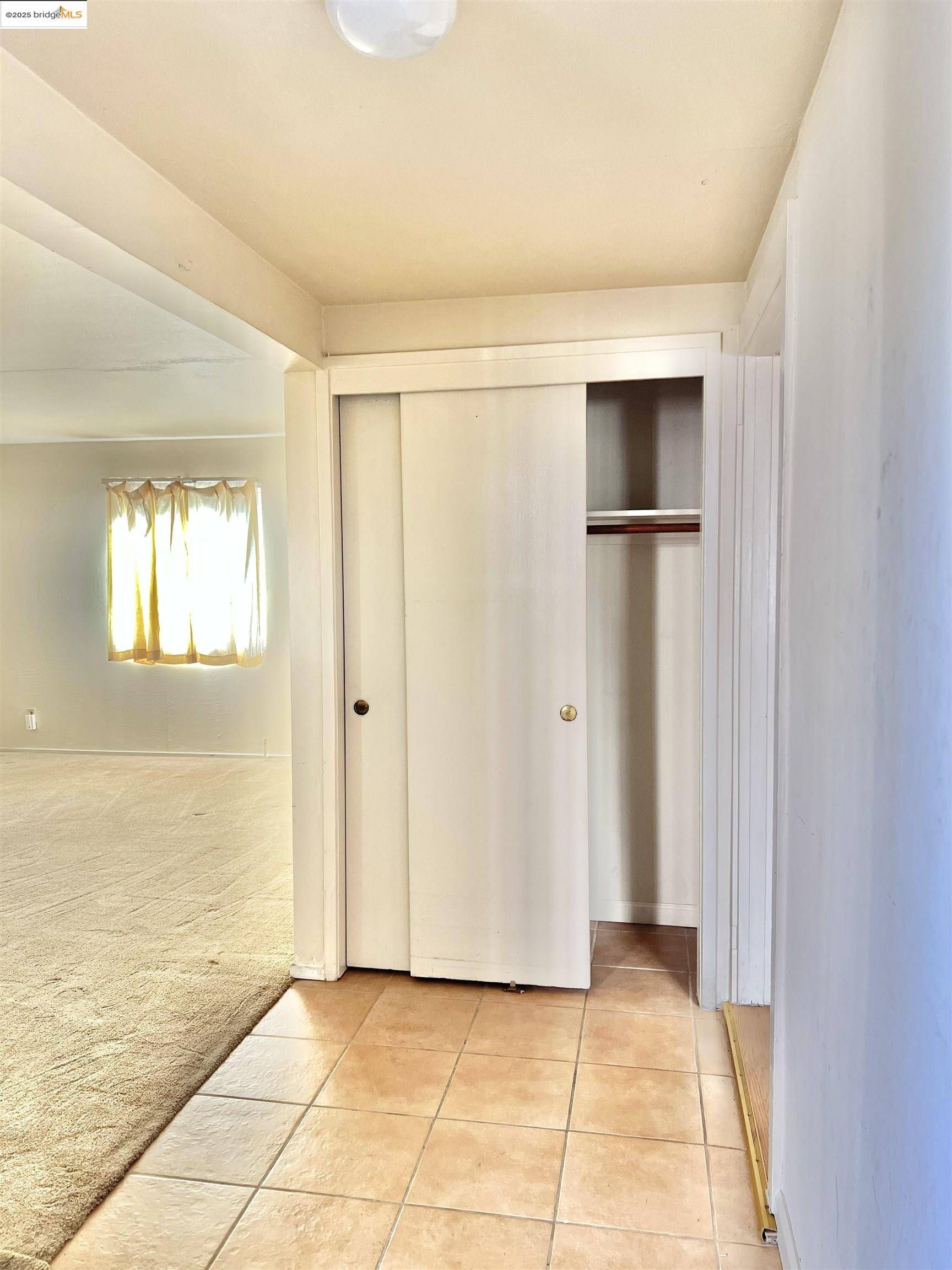 Oakland, CA 94603,9719 Holly St